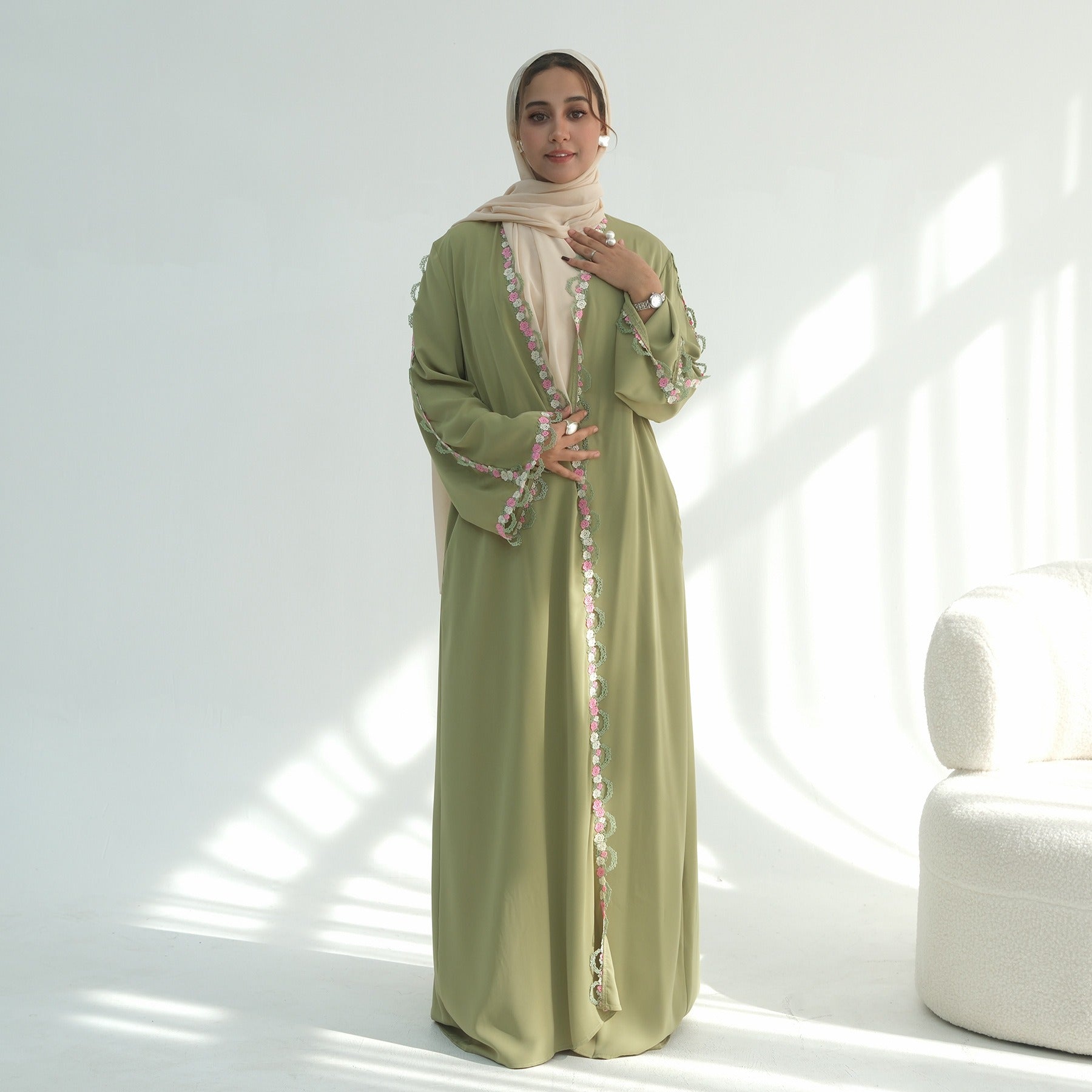 LM324 Cardigan Abaya Broderie Florale - Mode Modeste Femmes Musulmanes
