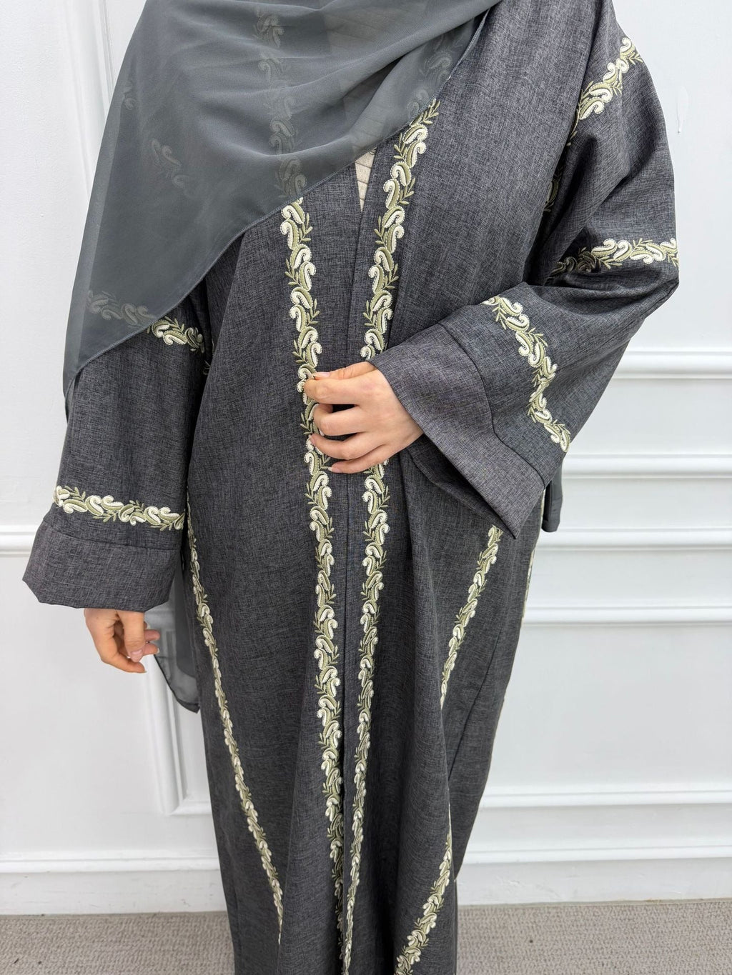 LM319 Cardigan Abaya Brodé - Vêtement Extérieur Modeste Élégant