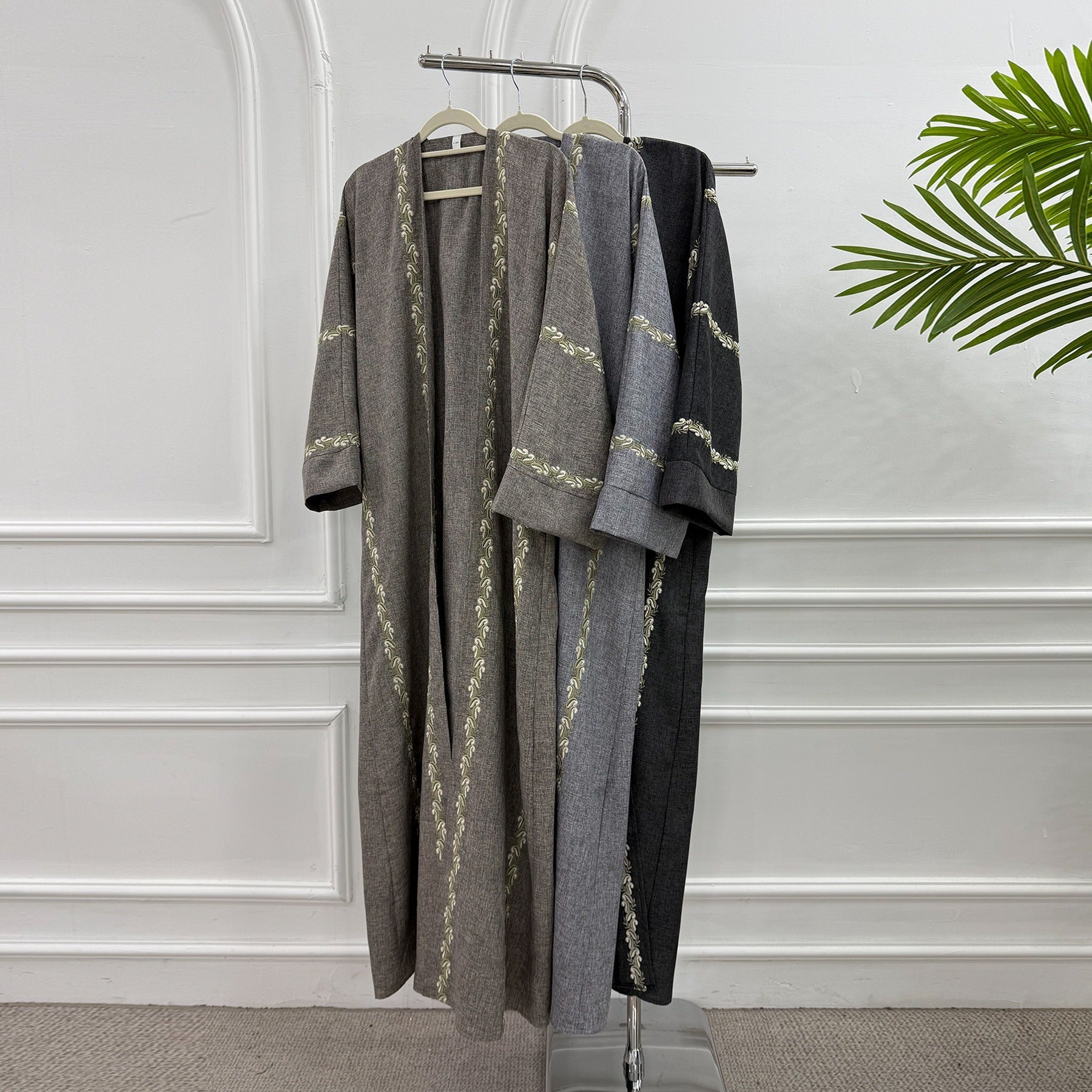 LM319 Cardigan Abaya Brodé - Vêtement Extérieur Modeste Élégant