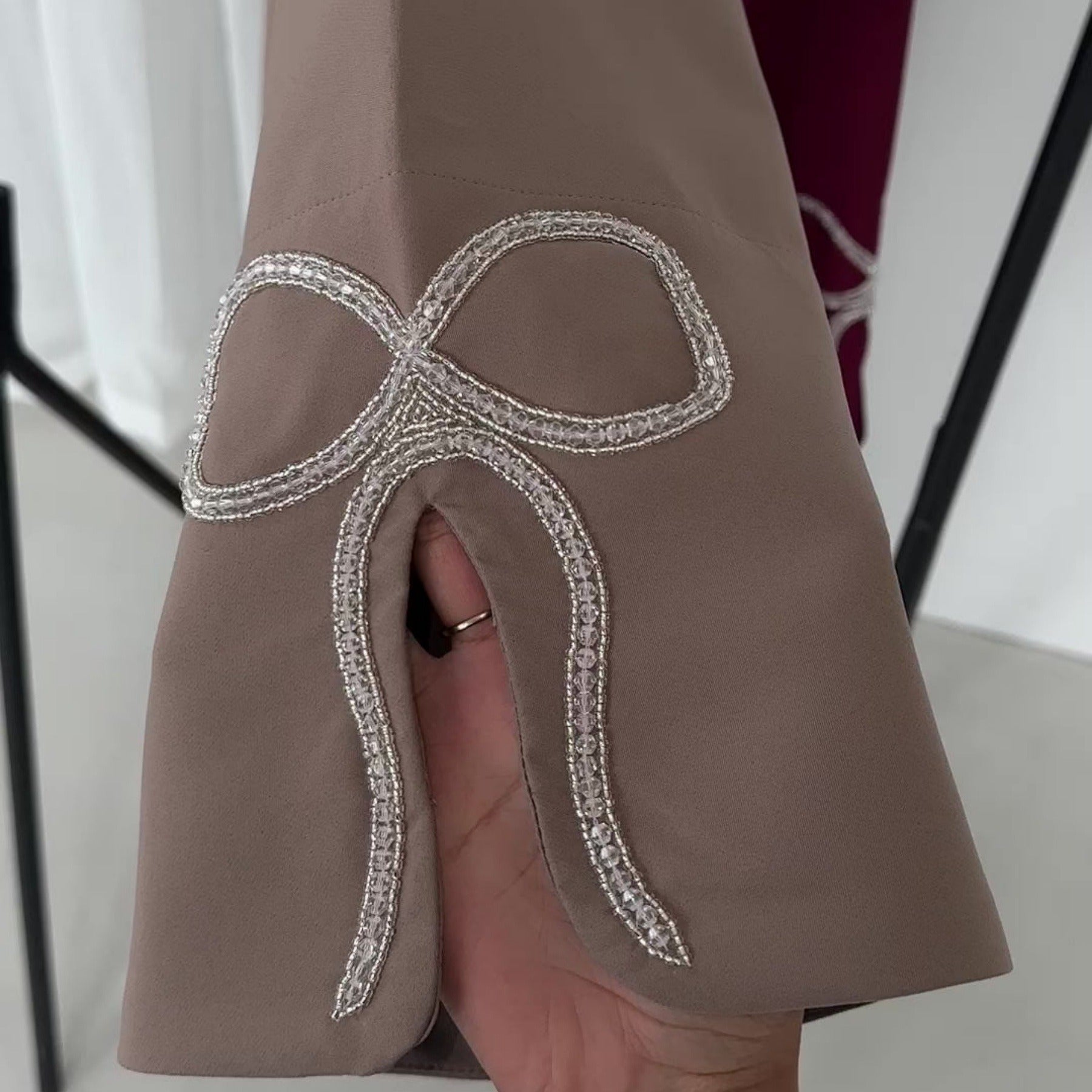 LM311 Robe Abaya Luxueuse Manches Nœud Strass - Élégante Robe Maxi Perlée pour Femmes Musulmanes