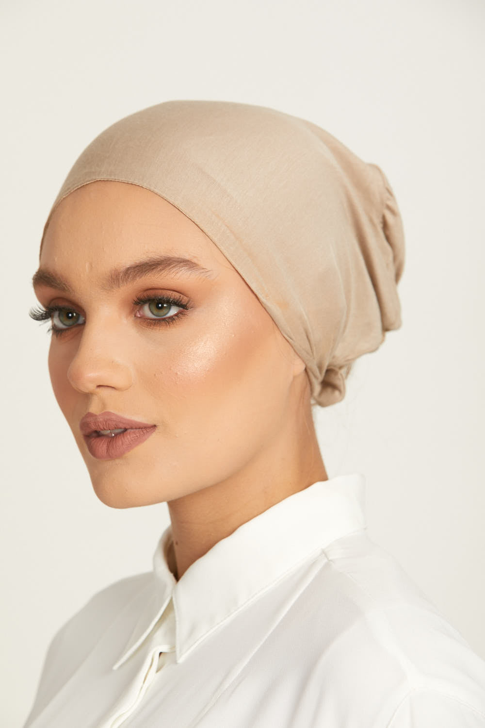 Bonnets Hijab Doublés Satin Noués Derrière Premium
