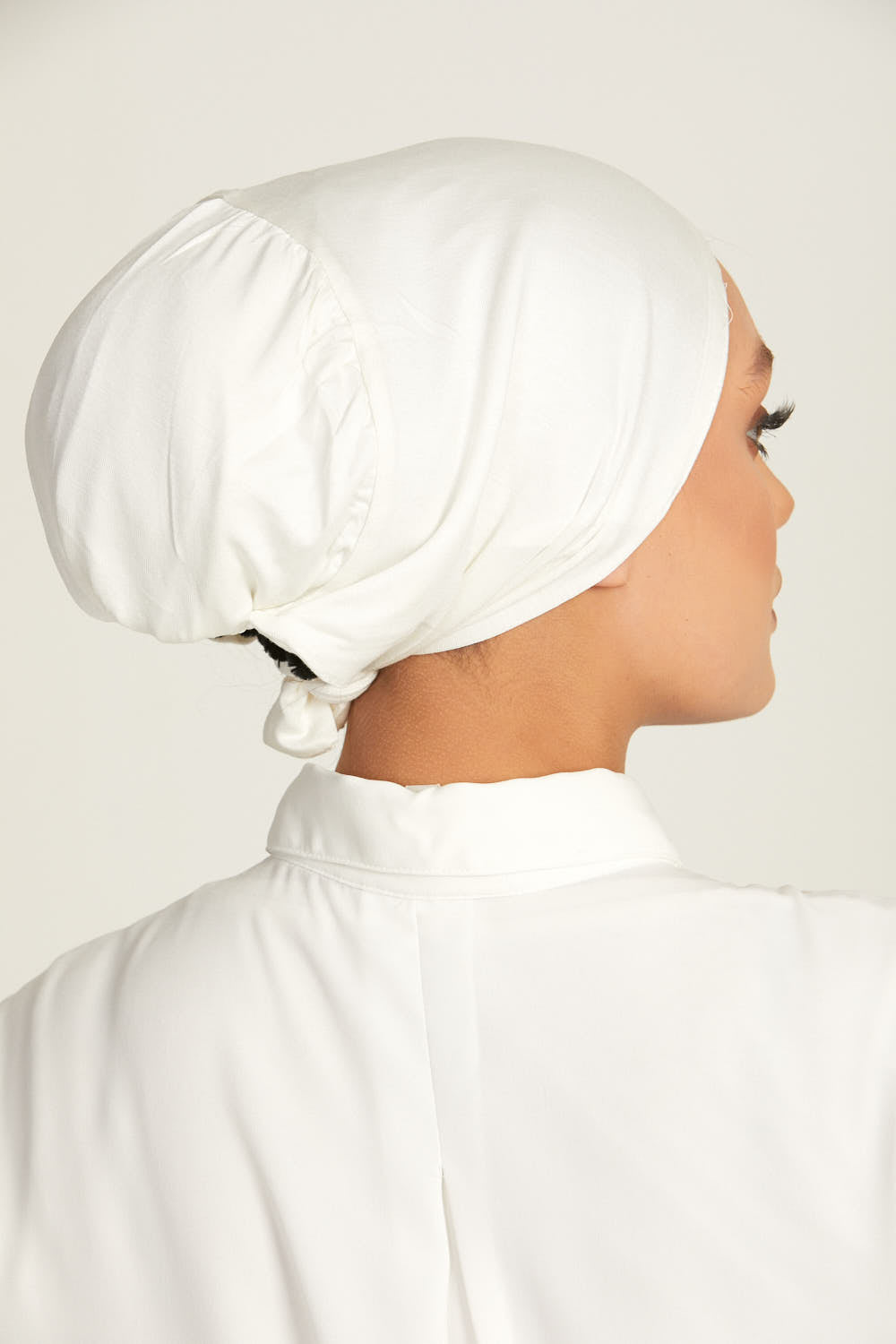 Bonnets Hijab Doublés Satin Noués Derrière Premium