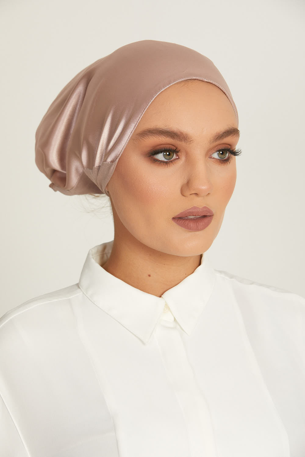 Bonnets Hijab Doublés Satin Noués Derrière Premium