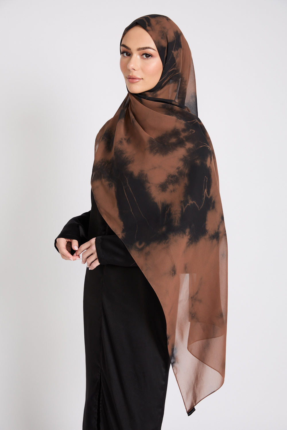 Hijab Georgette Mousseline Tie Dye - Étreinte Terrestre