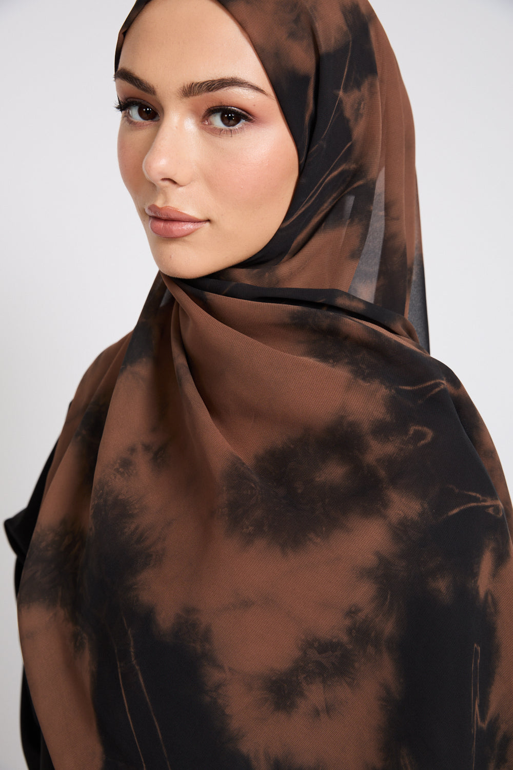 Hijab Georgette Mousseline Tie Dye - Étreinte Terrestre