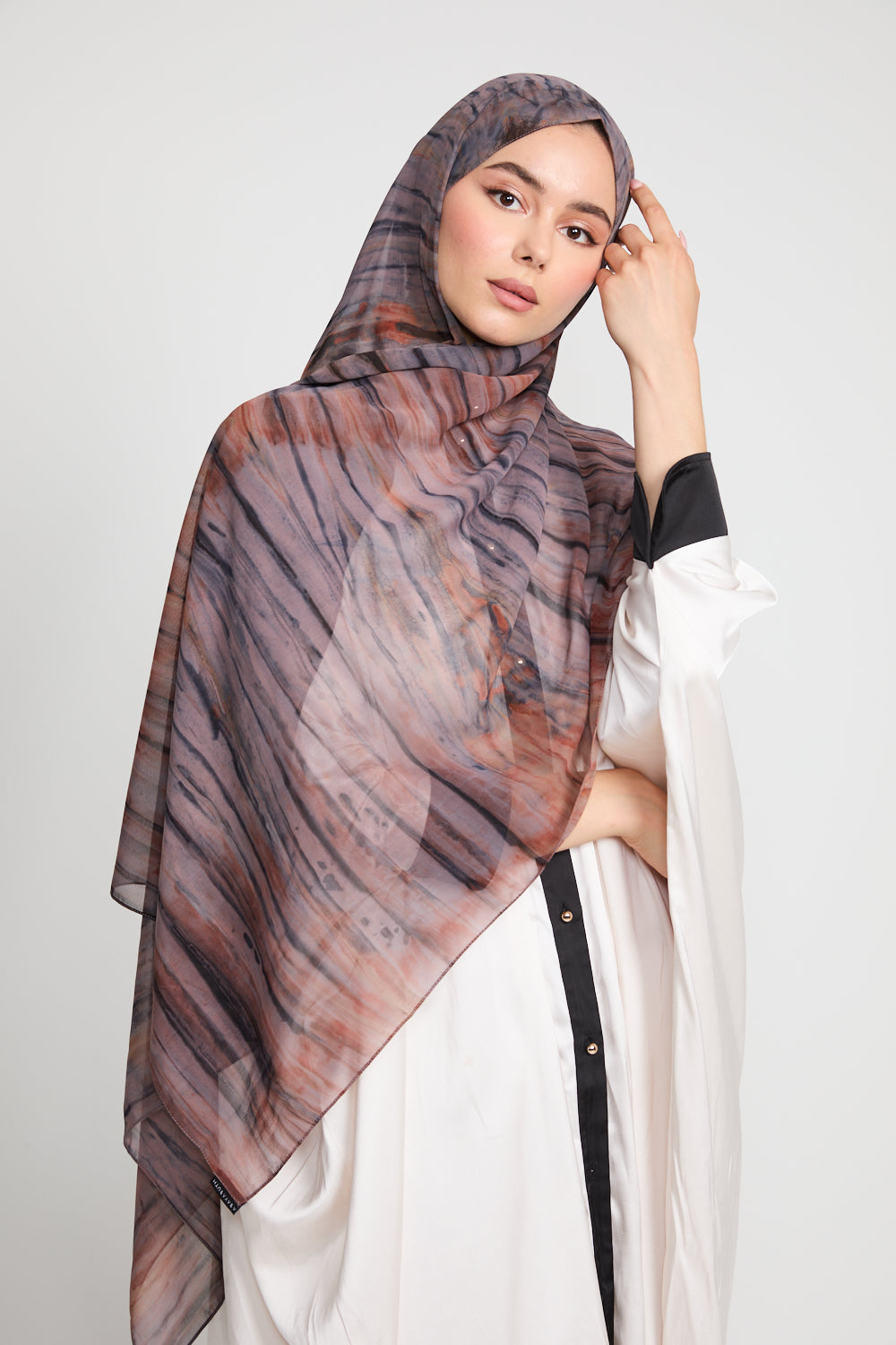 Hijab Mousseline Tie Dye Luxe - Coucher de Soleil Noir - ÉDITION LIMITÉE