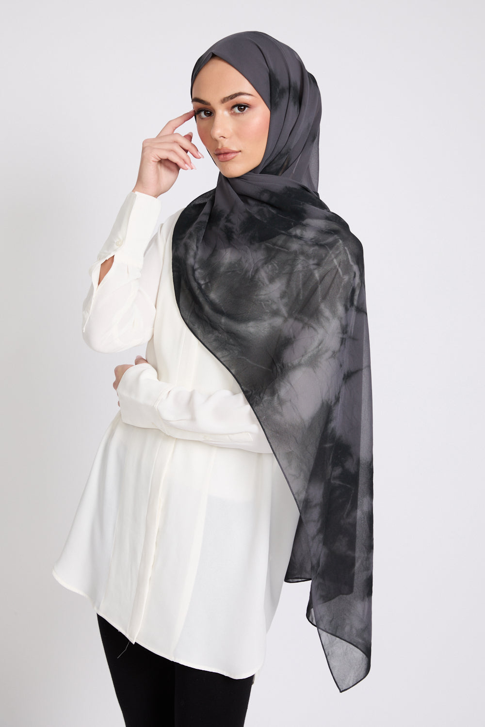 Hijab Georgette Mousseline Tie Dye - Éclipse Noire