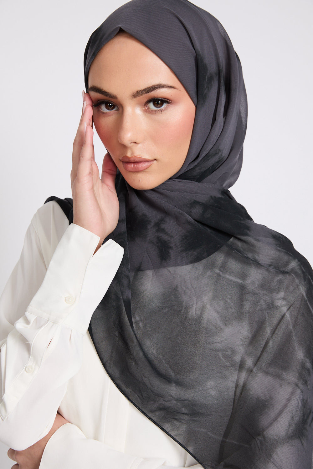 Hijab Georgette Mousseline Tie Dye - Éclipse Noire