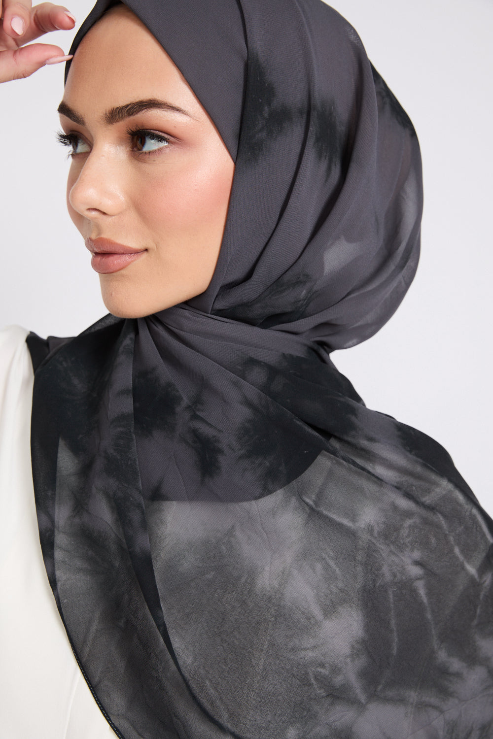 Hijab Georgette Mousseline Tie Dye - Éclipse Noire
