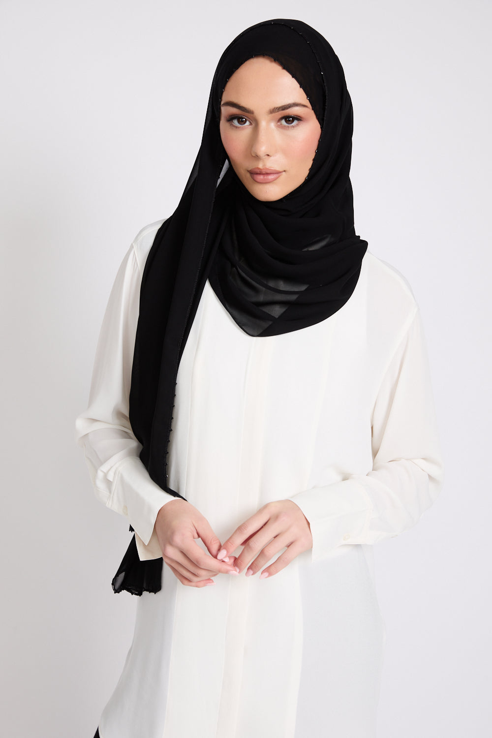 Hijab Georgette Luxe avec Détails Délicats - Noir