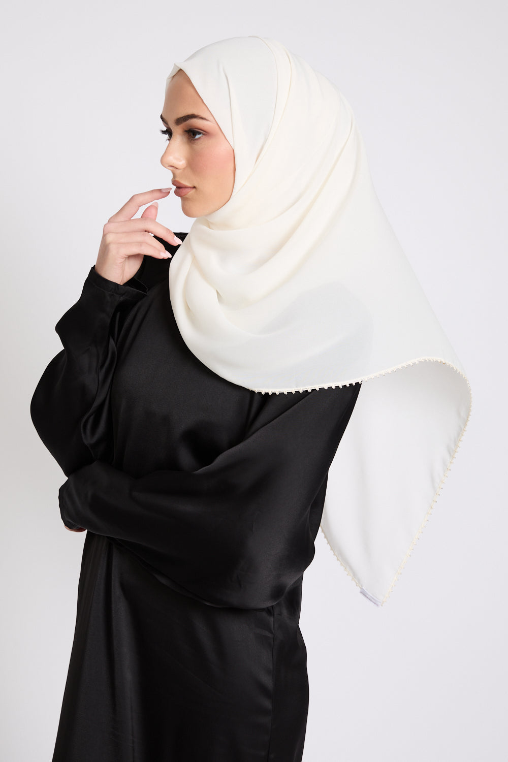 Hijab Georgette Luxe avec Détails Délicats - Ivoire