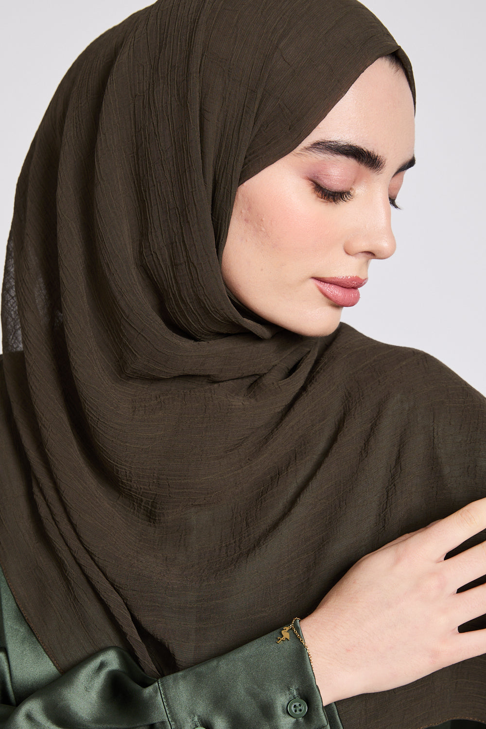 Hijab Froissé Doux Luxe - Marron Olive