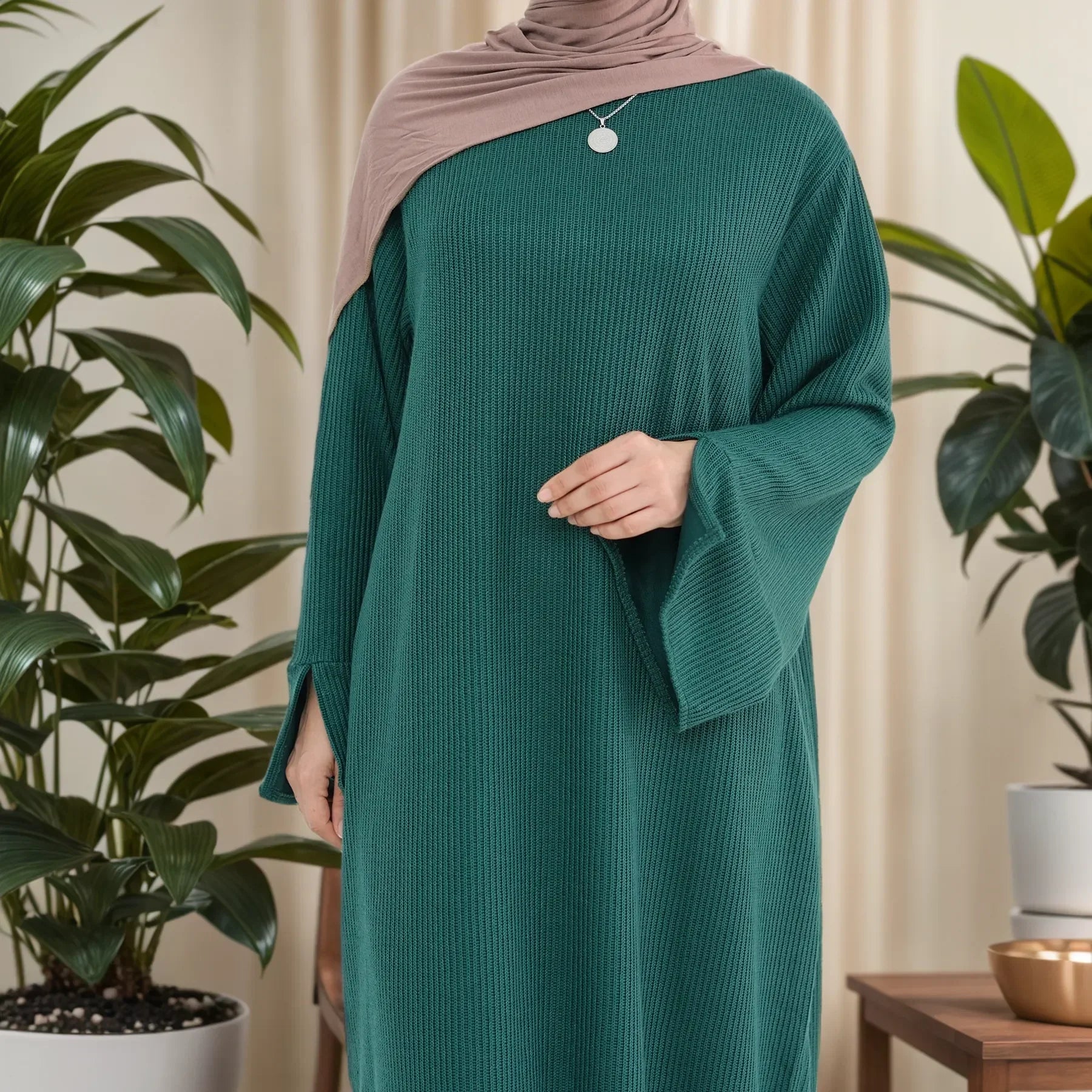 Abaya Maxi Robe d'Hiver Douillette – Modèle Tricoté Fermé pour Femmes Voilées | LM075