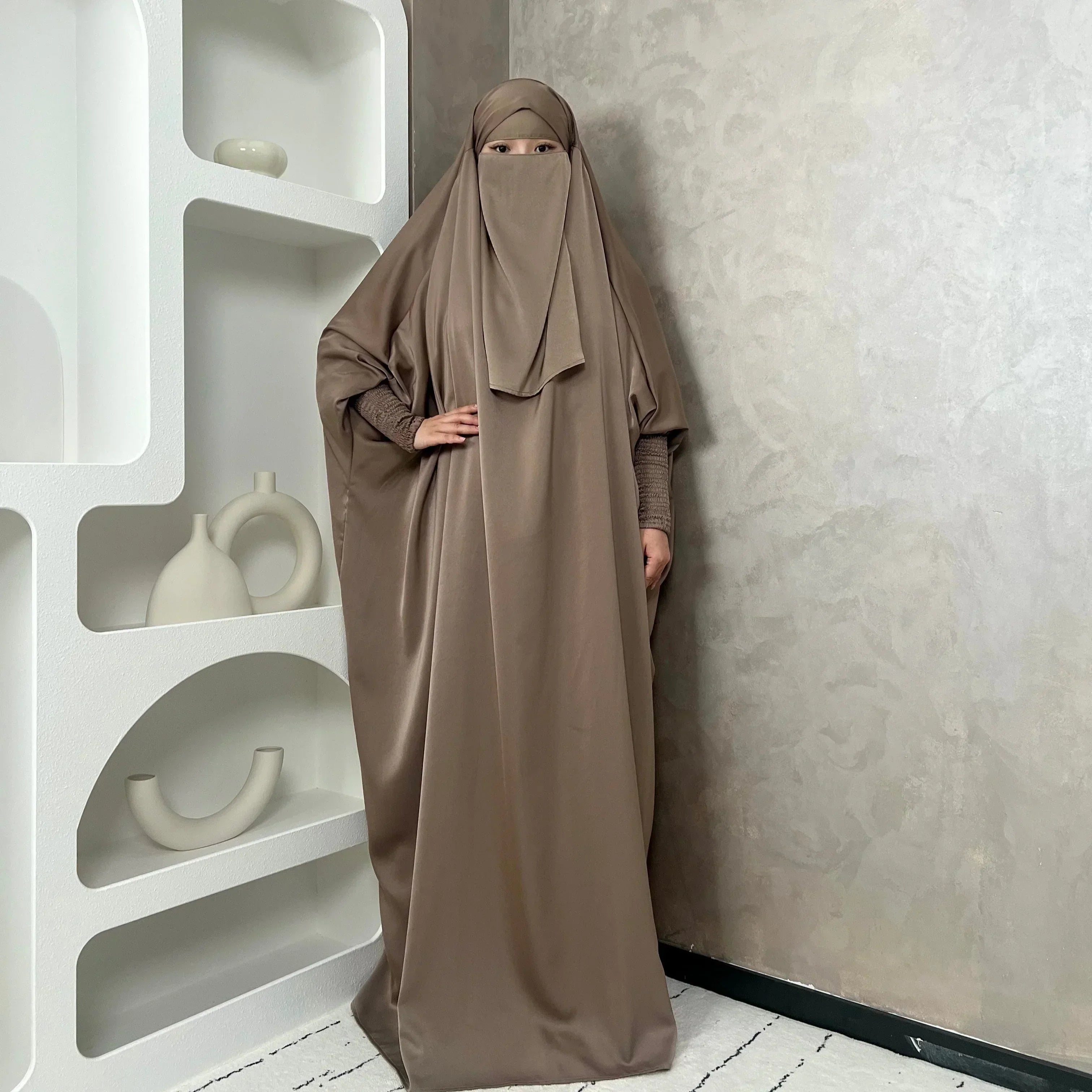 LM001 Robe Musulmane pour Femmes | Jilbab Abaya Une Pièce | Vêtement de Prière Modeste & Khimar Islamique Style Dubaï