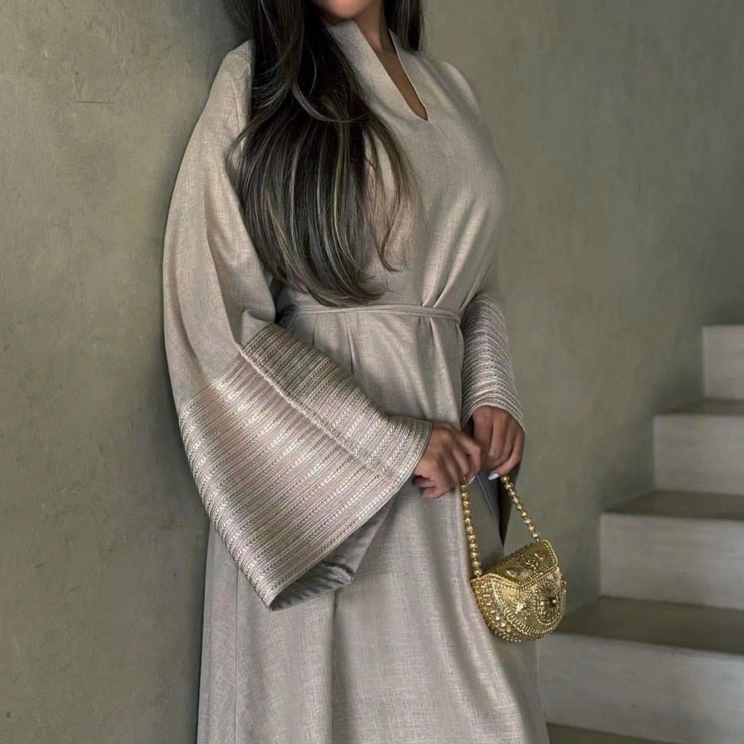 LM025 Abaya Lin Brodée avec Ceinture | Robe Modeste Élégante