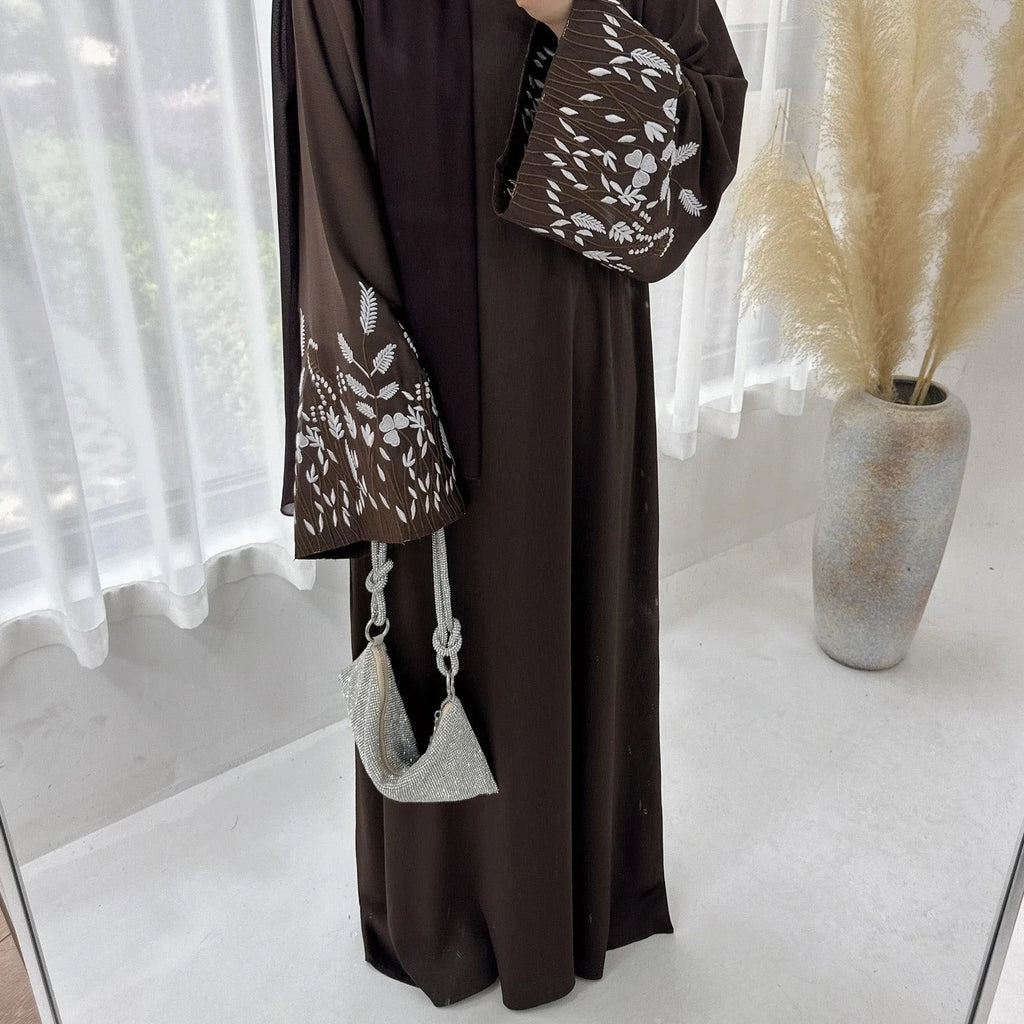 LM026 Abaya Brodée Florale Roya | Robe Maxi Satin avec Ceinture