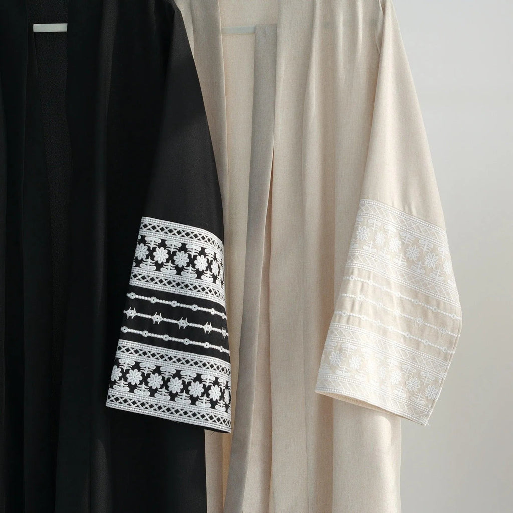 LM039 Abaya Lin Brodée avec Ceinture & Poches | Style Ouvert Modeste pour Aïd et Quotidien