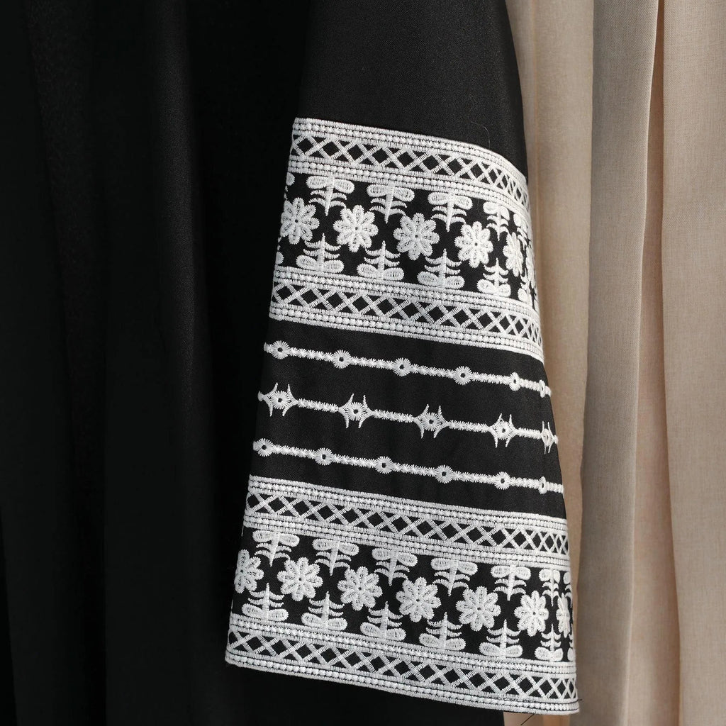 LM039 Abaya Lin Brodée avec Ceinture & Poches | Style Ouvert Modeste pour Aïd et Quotidien