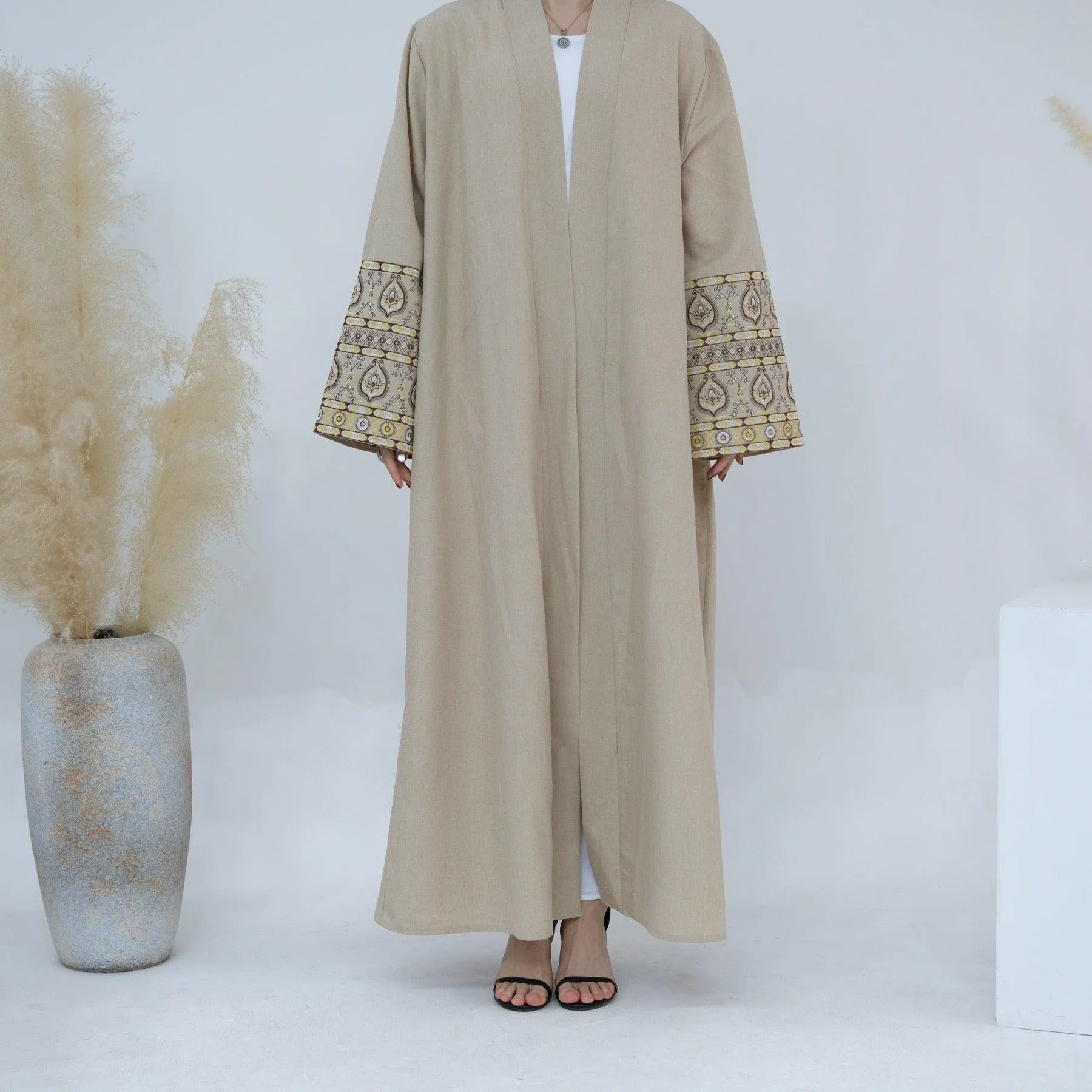 LM040 Abaya Lin Ouverte Brodée | Cardigan Kaftan Modeste Ouvert Devant