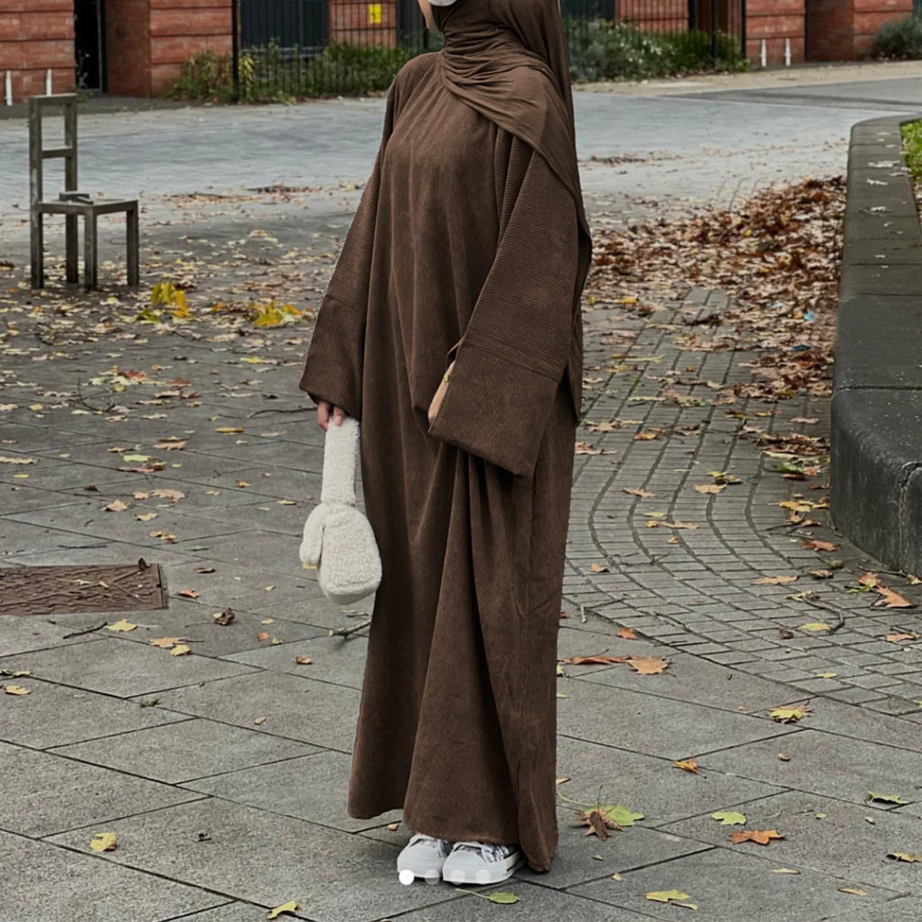 LM049 Abaya Velours Côtelé Robe Maxi d'Hiver | Vêtement Islamique Modeste Fermé Épais