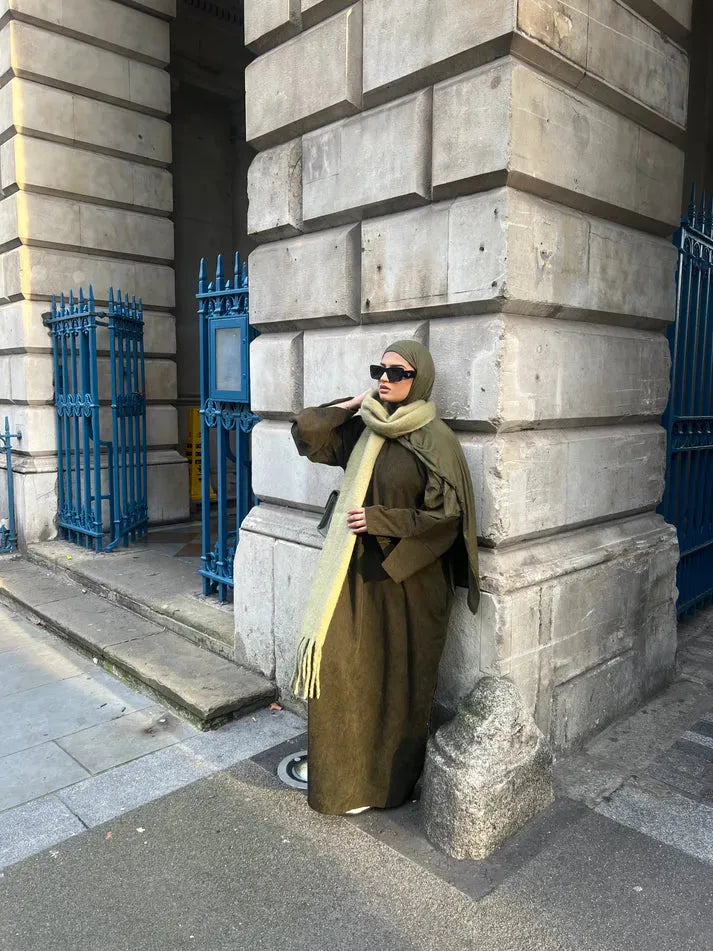 LM049 Abaya Velours Côtelé Robe Maxi d'Hiver | Vêtement Islamique Modeste Fermé Épais