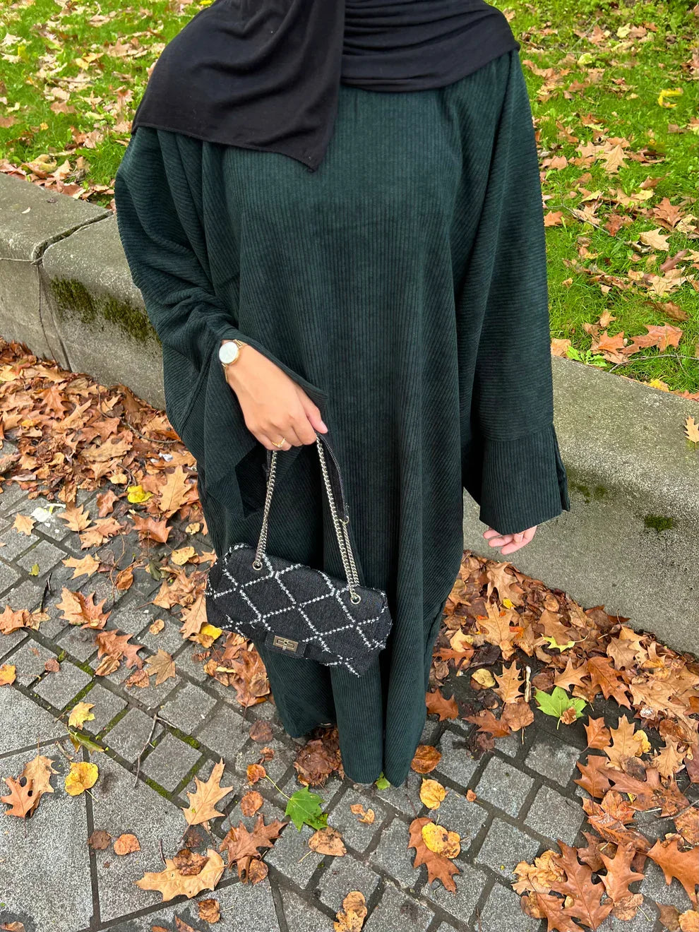 LM049 Abaya Velours Côtelé Robe Maxi d'Hiver | Vêtement Islamique Modeste Fermé Épais