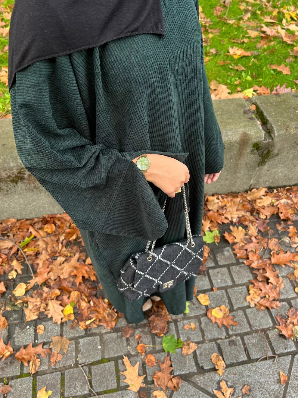 LM049 Abaya Velours Côtelé Robe Maxi d'Hiver | Vêtement Islamique Modeste Fermé Épais