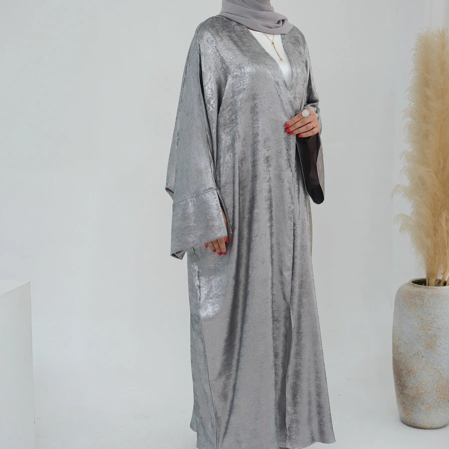 LM051 Kaftan Abaya Ouverte Métallique – Robe de Luxe Aïd 2025 pour Femmes Musulmanes