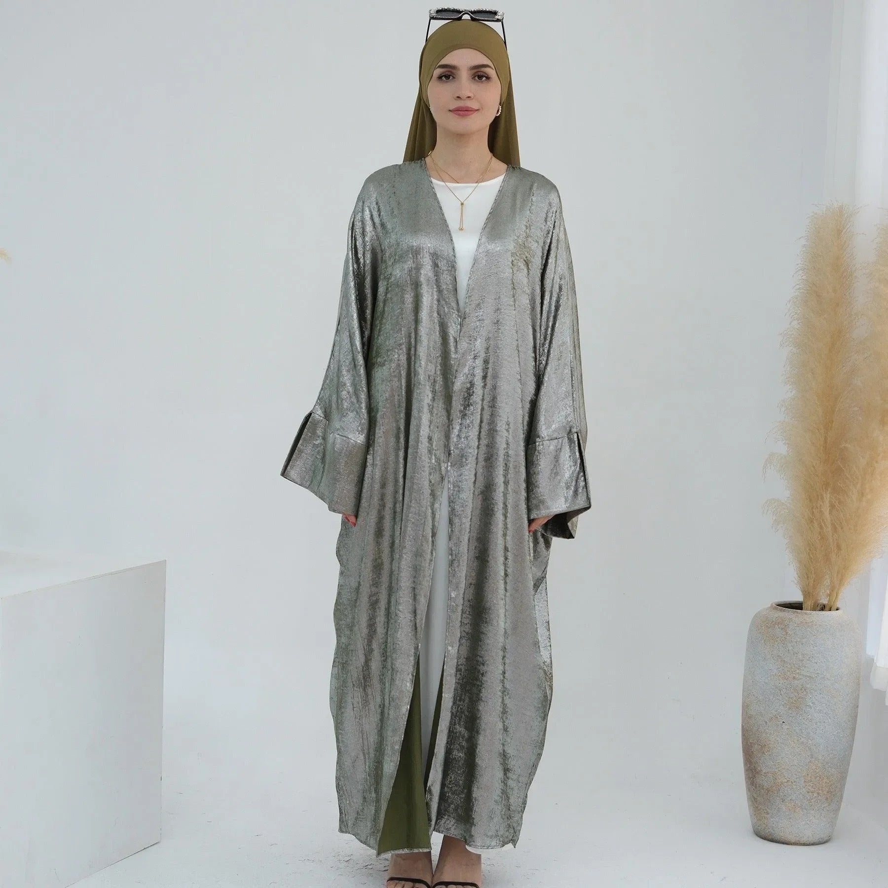 LM051 Kaftan Abaya Ouverte Métallique – Robe de Luxe Aïd 2025 pour Femmes Musulmanes