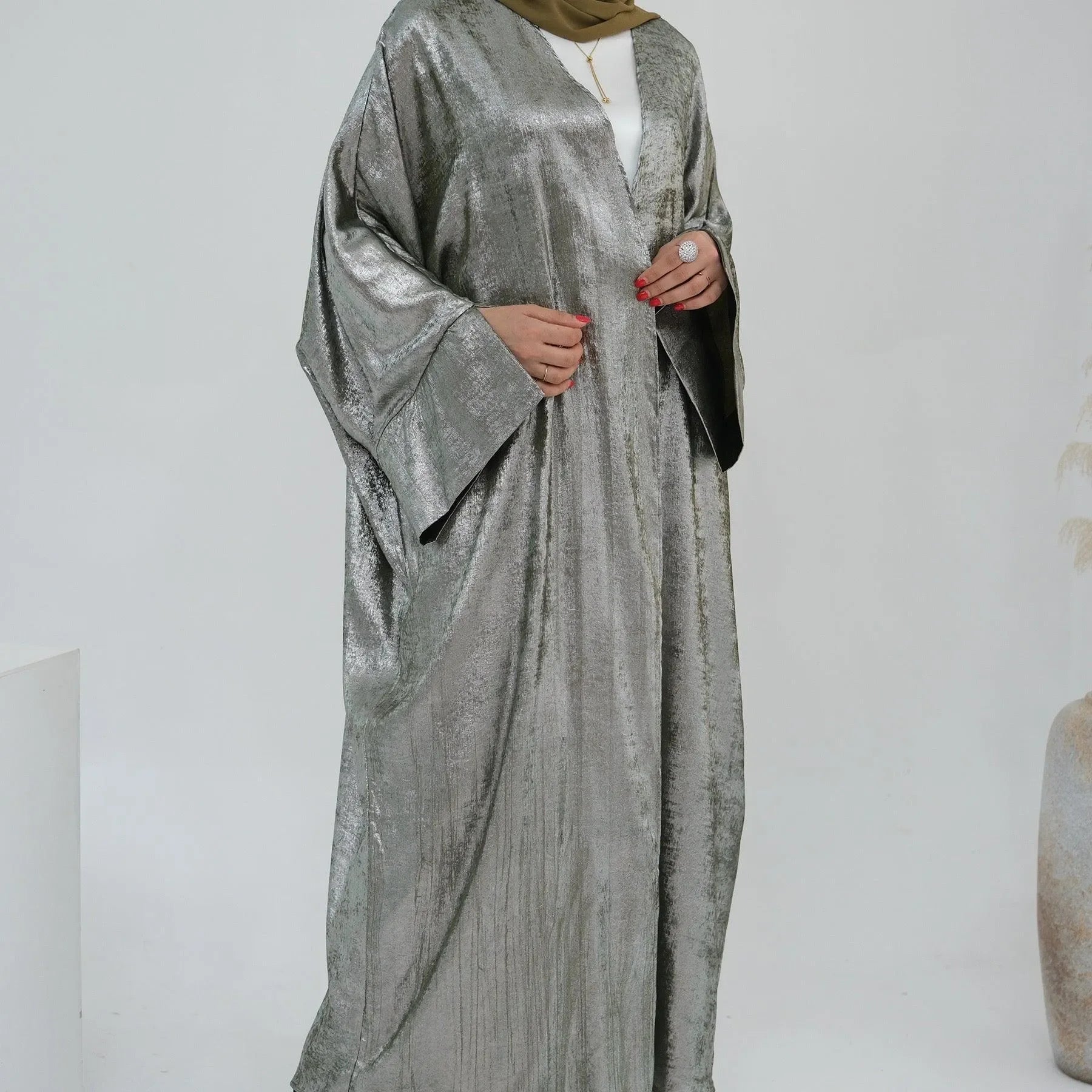 LM051 Kaftan Abaya Ouverte Métallique – Robe de Luxe Aïd 2025 pour Femmes Musulmanes