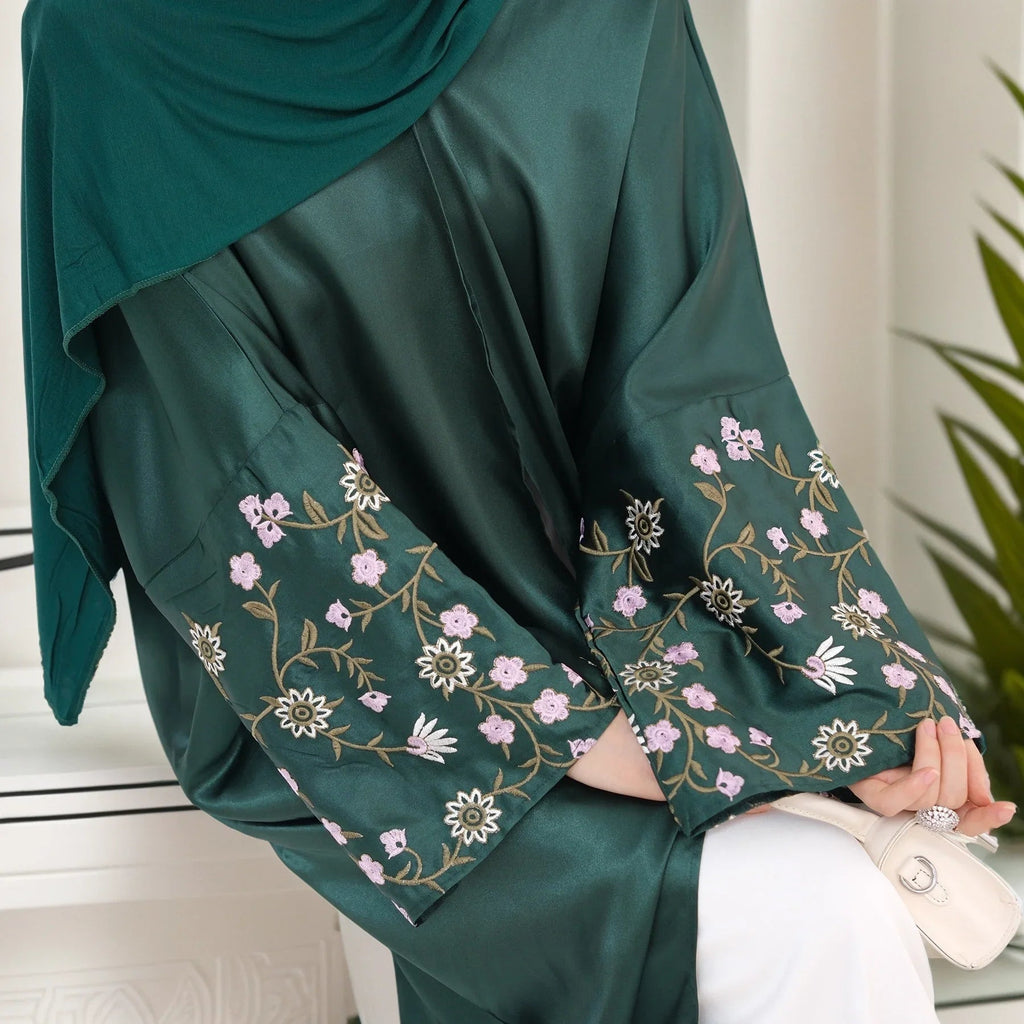 LM054 Abaya Satin Florale Ouverte | Style Khaleeji Brodé pour Aïd et Modestie Quotidienne