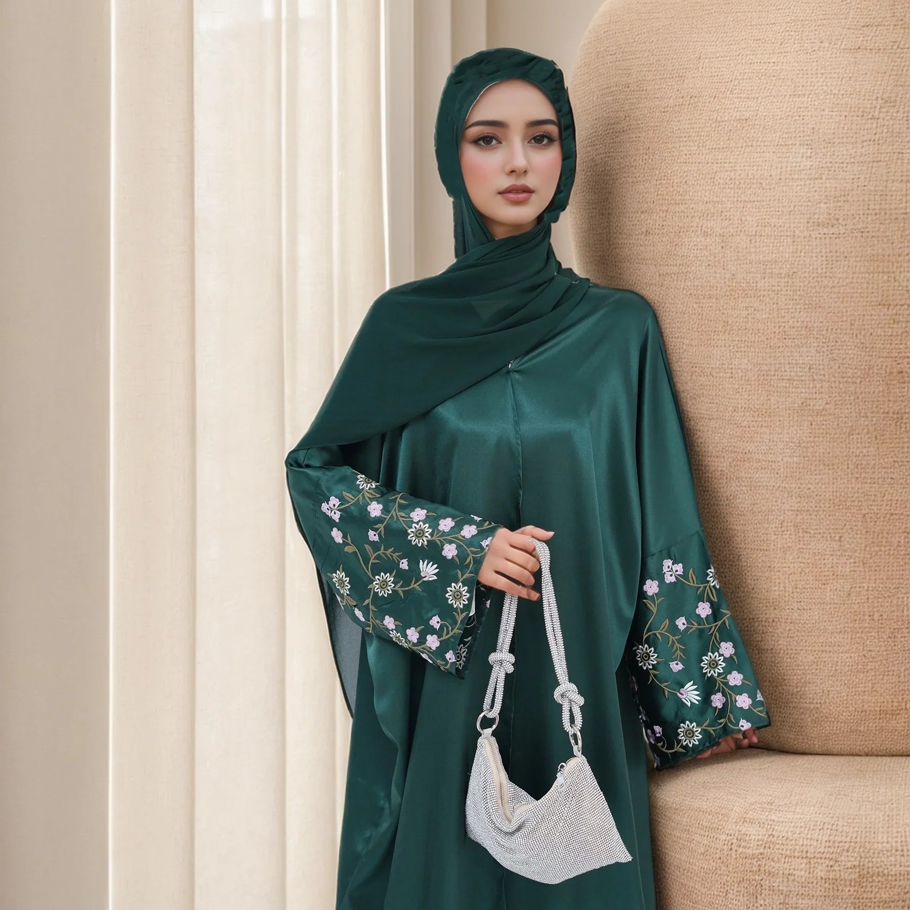 LM054 Abaya Satin Florale Ouverte | Style Khaleeji Brodé pour Aïd et Modestie Quotidienne