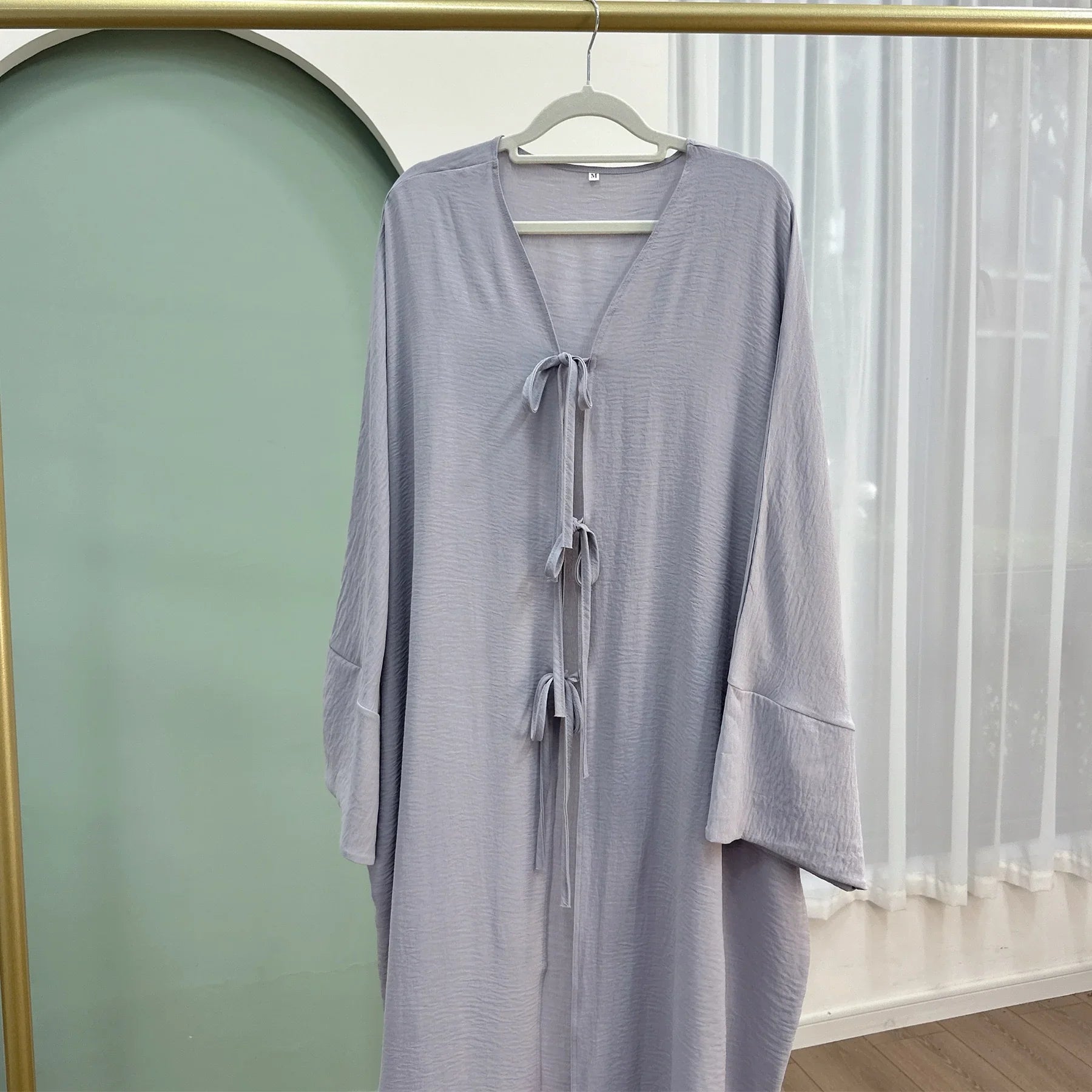 LM063 Abaya Kimono Crêpe Estivale avec Nœud Jazz | Abaya Ouverte Légère pour Femmes