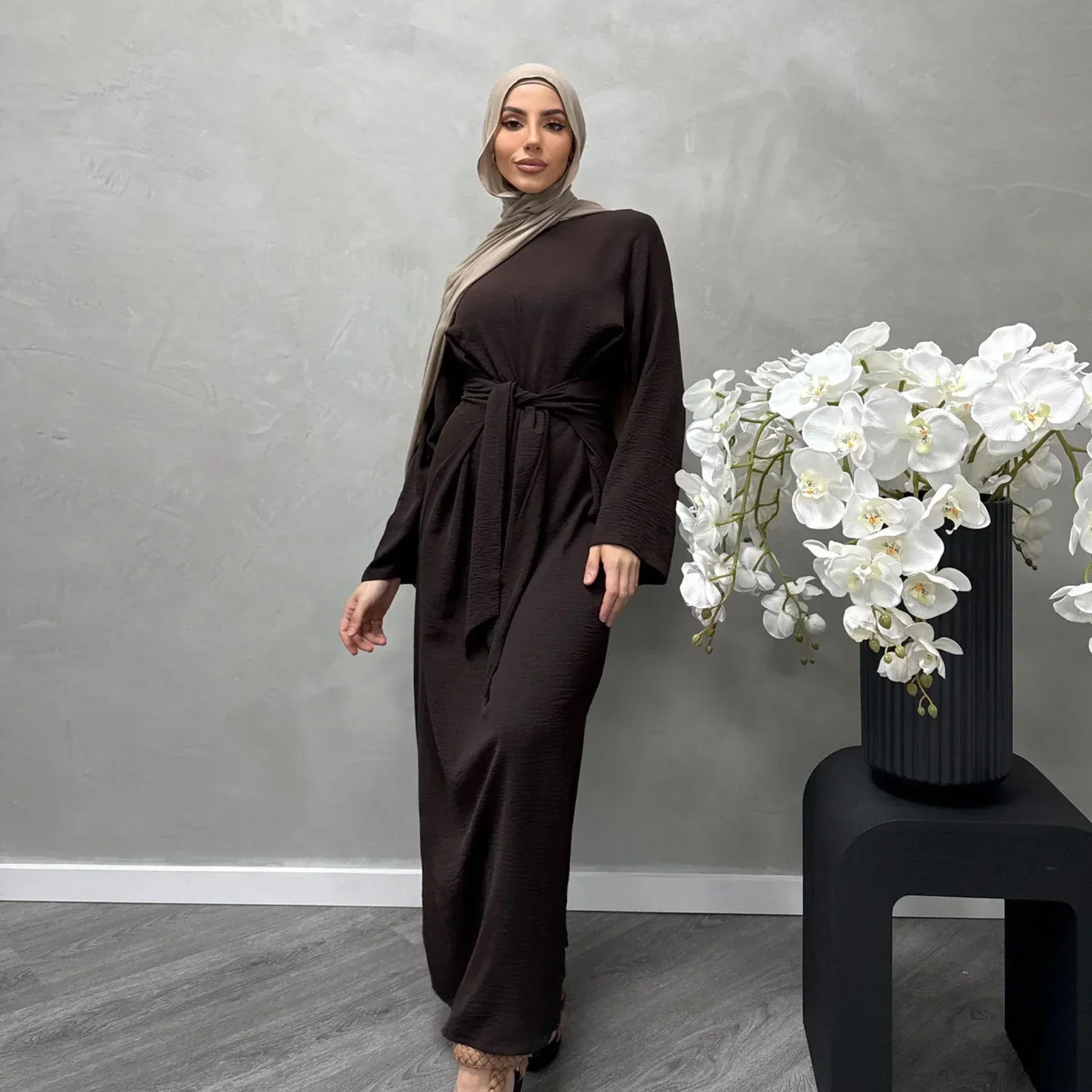 LM064 Été 2025 Robe Abaya Ceinturée Crêpe Jazz Une Pièce Essentiel Modeste Léger Tenue Hijab Quotidienne