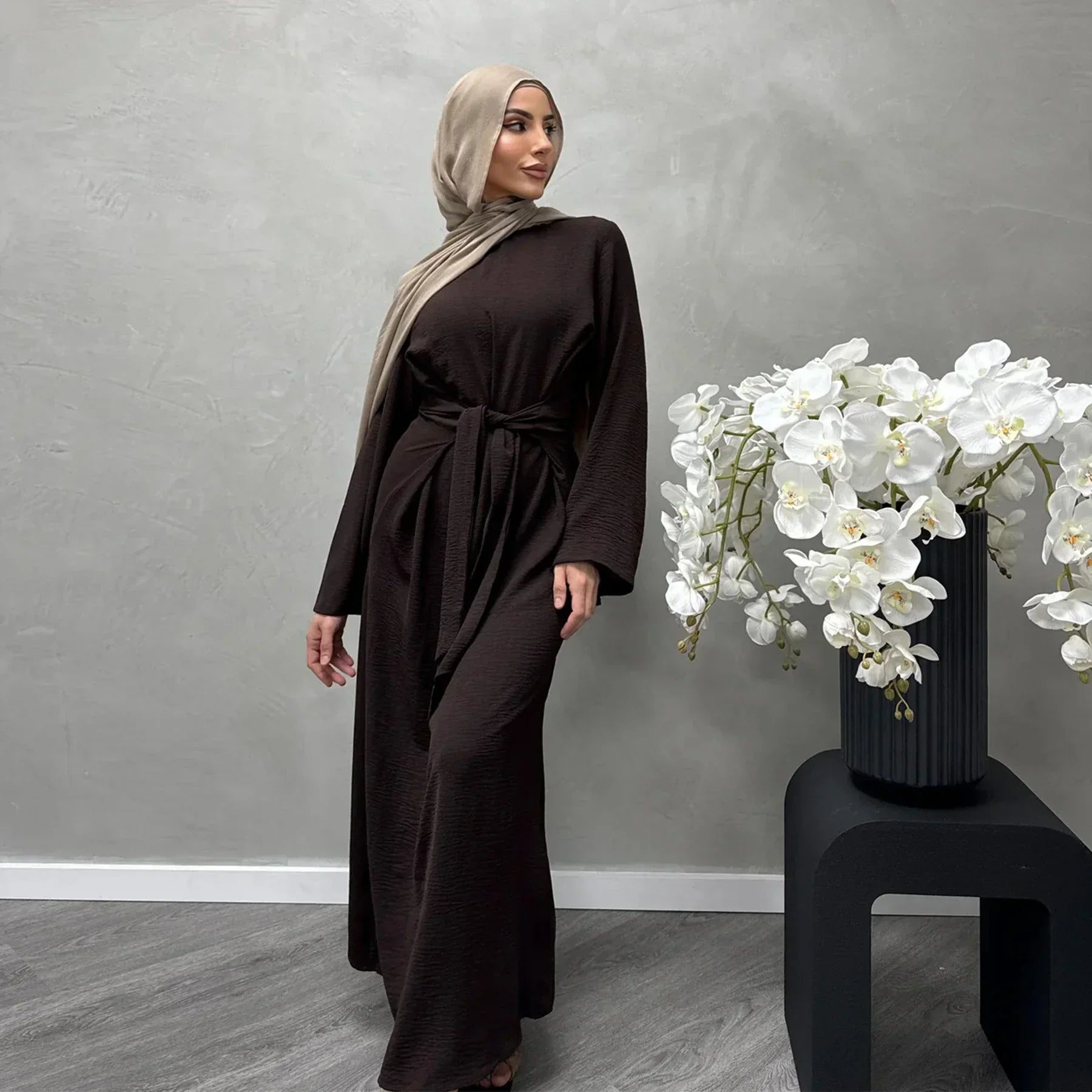 LM064 Été 2025 Robe Abaya Ceinturée Crêpe Jazz Une Pièce Essentiel Modeste Léger Tenue Hijab Quotidienne