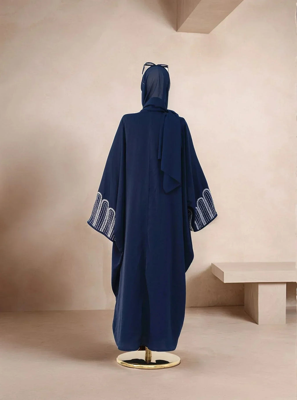 LM069 Abaya Khaleeji pour Aïd – Cardigan Nidha Luxueux avec Perles & Strass