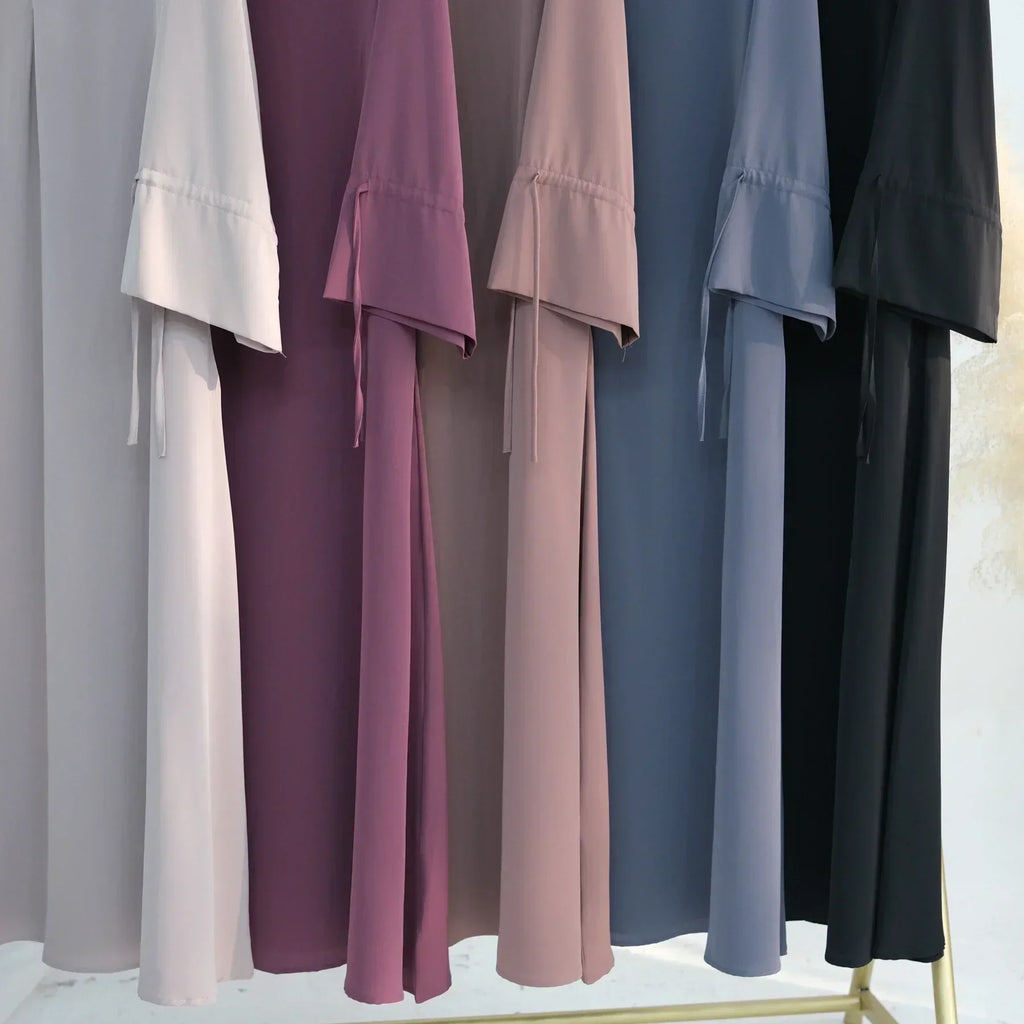 LM070 Abaya Adaptée Allaitement Poignets Noués | Manchette Flora | Tissu Nidha Doux