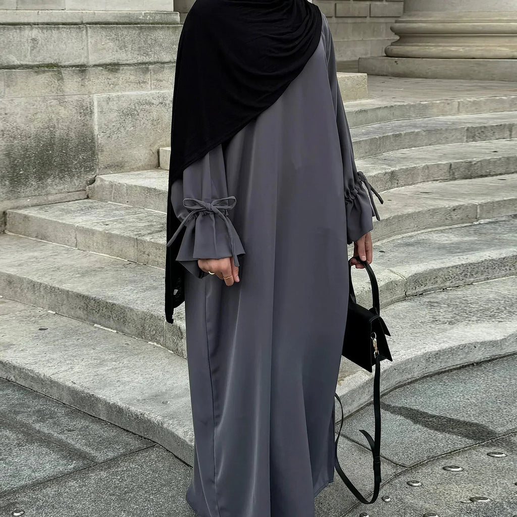 LM070 Abaya Adaptée Allaitement Poignets Noués | Manchette Flora | Tissu Nidha Doux