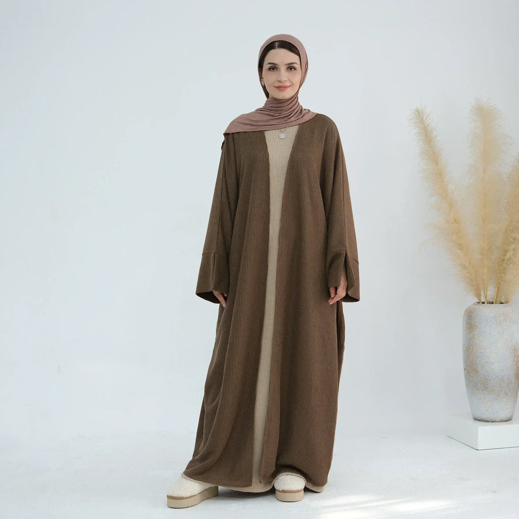 LM074 Cardigan Abaya Ouvert Tricoté Chaud | Pièce Superposition Hiver Modeste Design Ouvert Devant