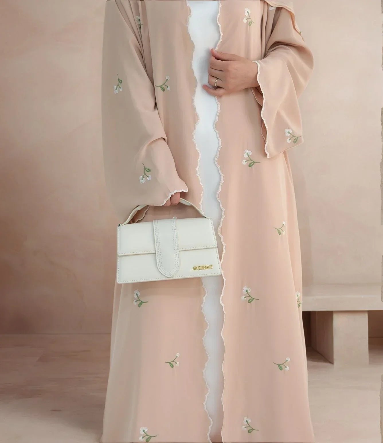 LM082 Cardigan Abaya Nidha Brodé Floral – Style Ouvert Élégant pour Occasions Modestes