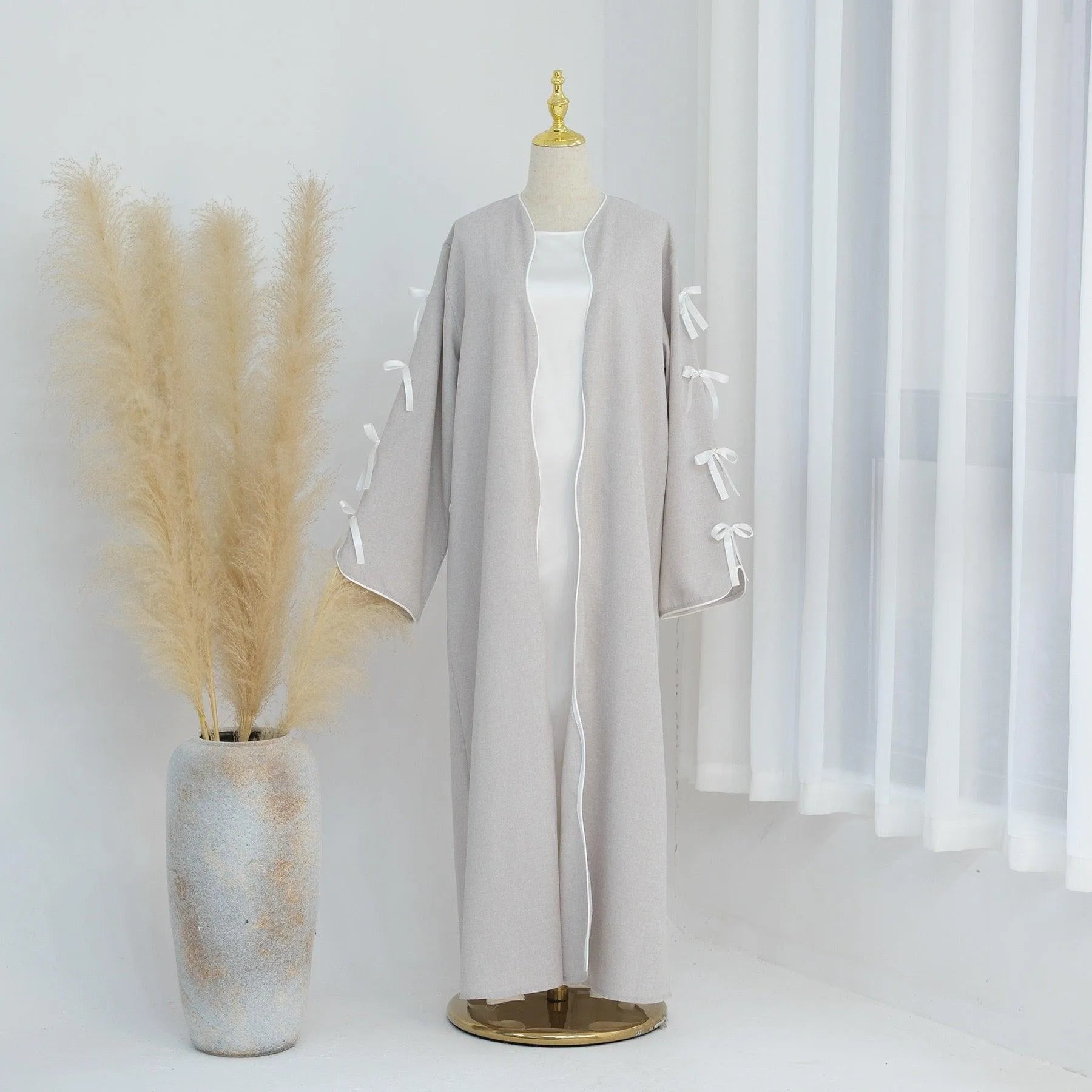 LM083 Abaya Lin à Nœud – Cardigan Ouvert Élégant avec Détails Crochet & Ruban
