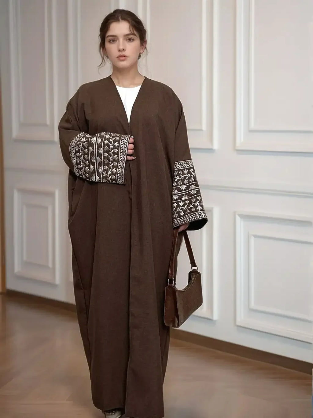 LM084 Abaya Ouverte Lin Texturé Brodé Marguerites Élégante | Vêtement Islamique Modeste pour Femmes