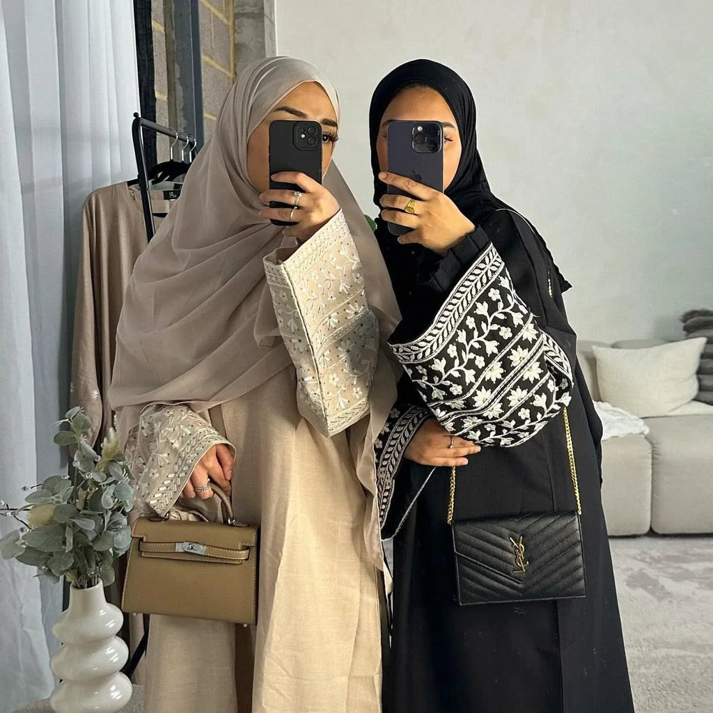 LM084 Abaya Ouverte Lin Texturé Brodé Marguerites Élégante | Vêtement Islamique Modeste pour Femmes