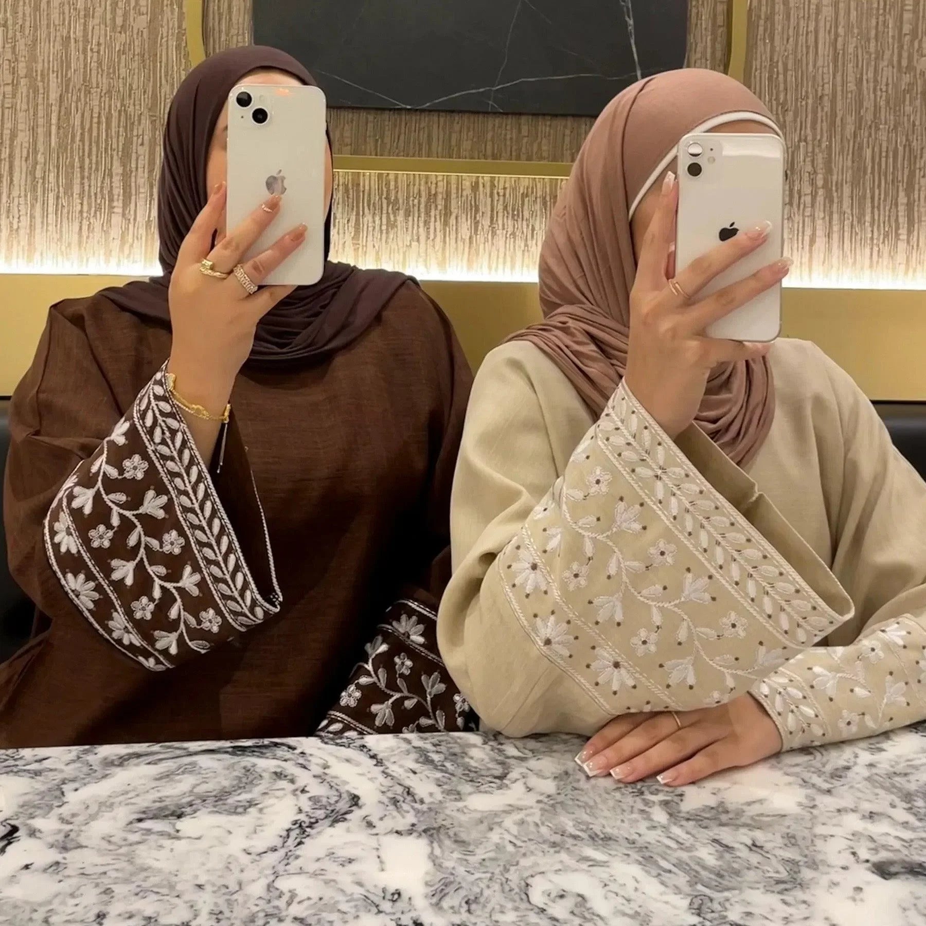 LM085 Robe Maxi Lin Texturé Brodé Marguerites Élégante Abaya Fermée