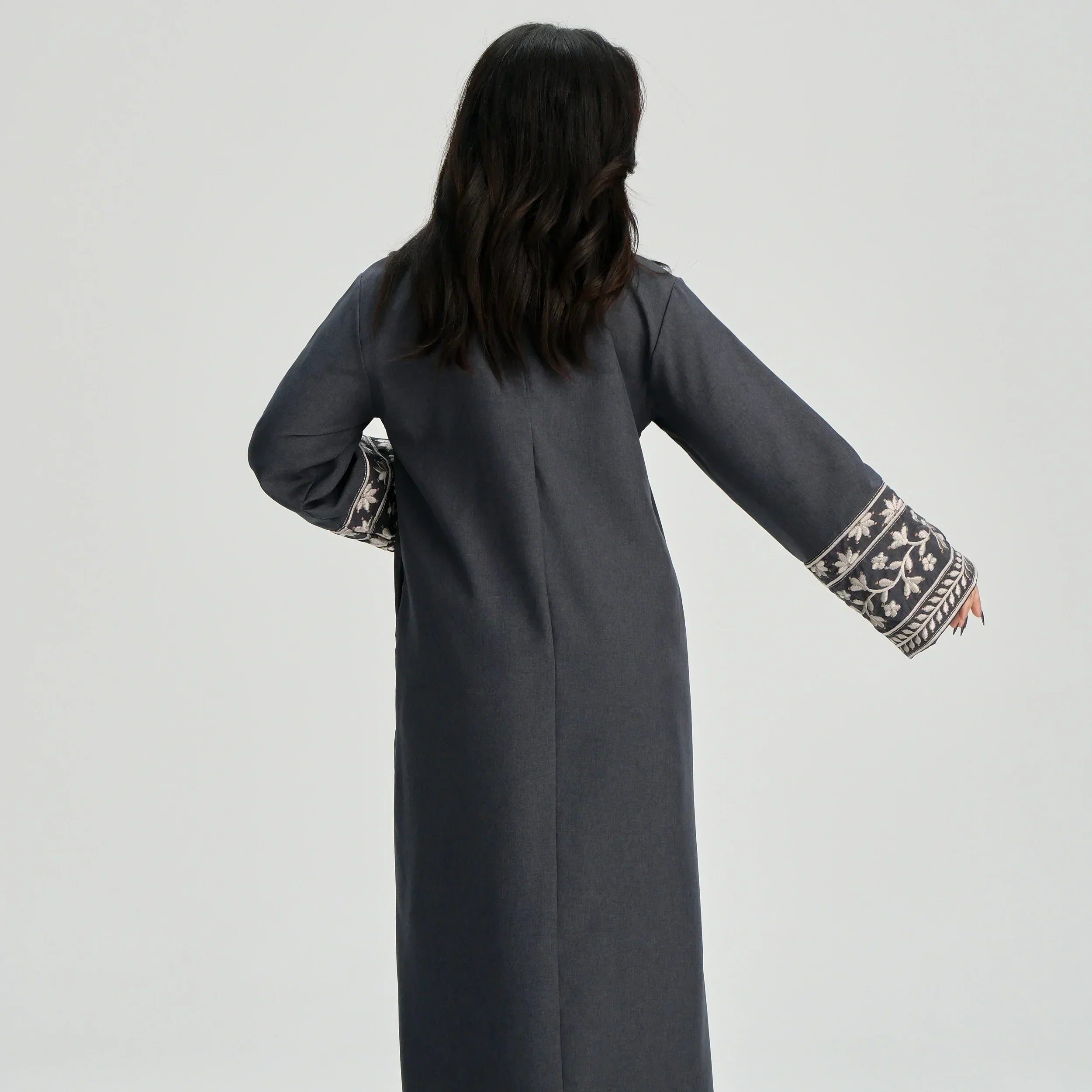 LM085 Robe Maxi Lin Texturé Brodé Marguerites Élégante Abaya Fermée