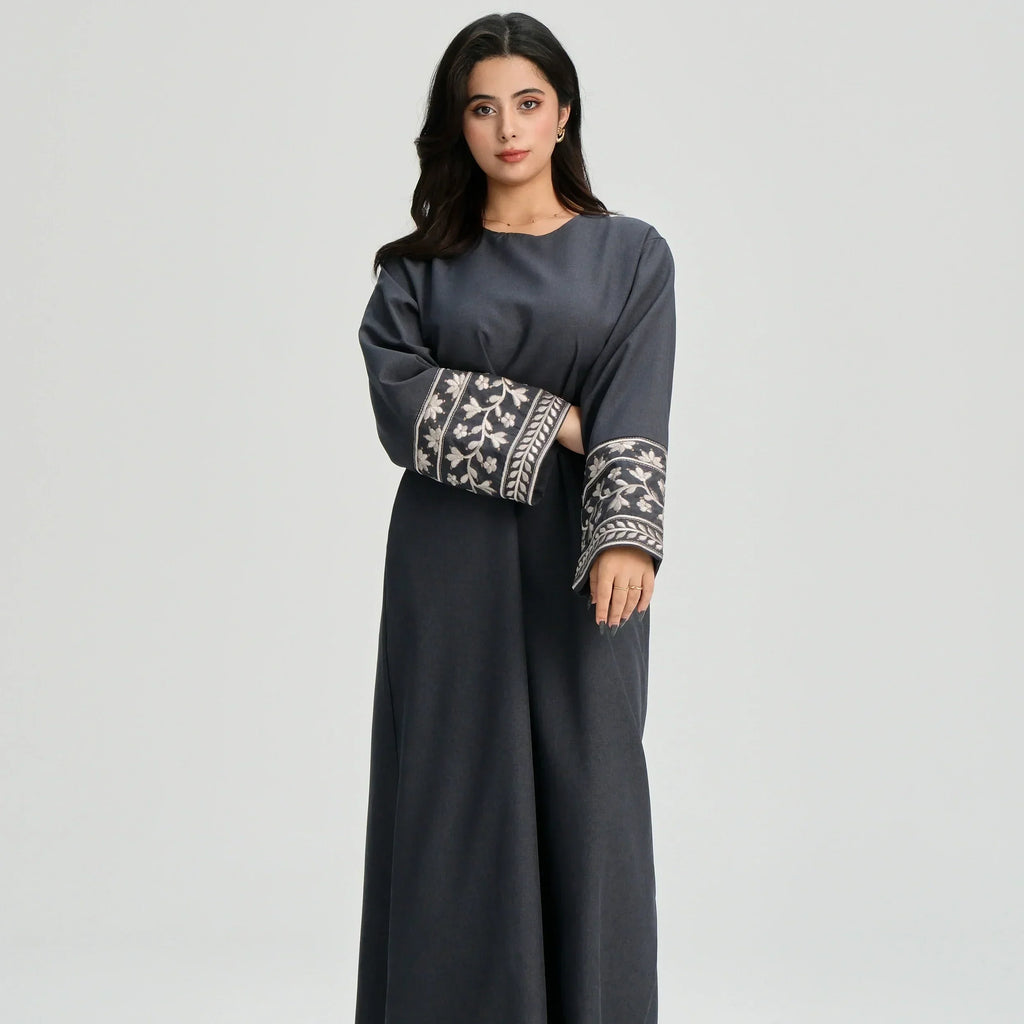 LM085 Robe Maxi Lin Texturé Brodé Marguerites Élégante Abaya Fermée