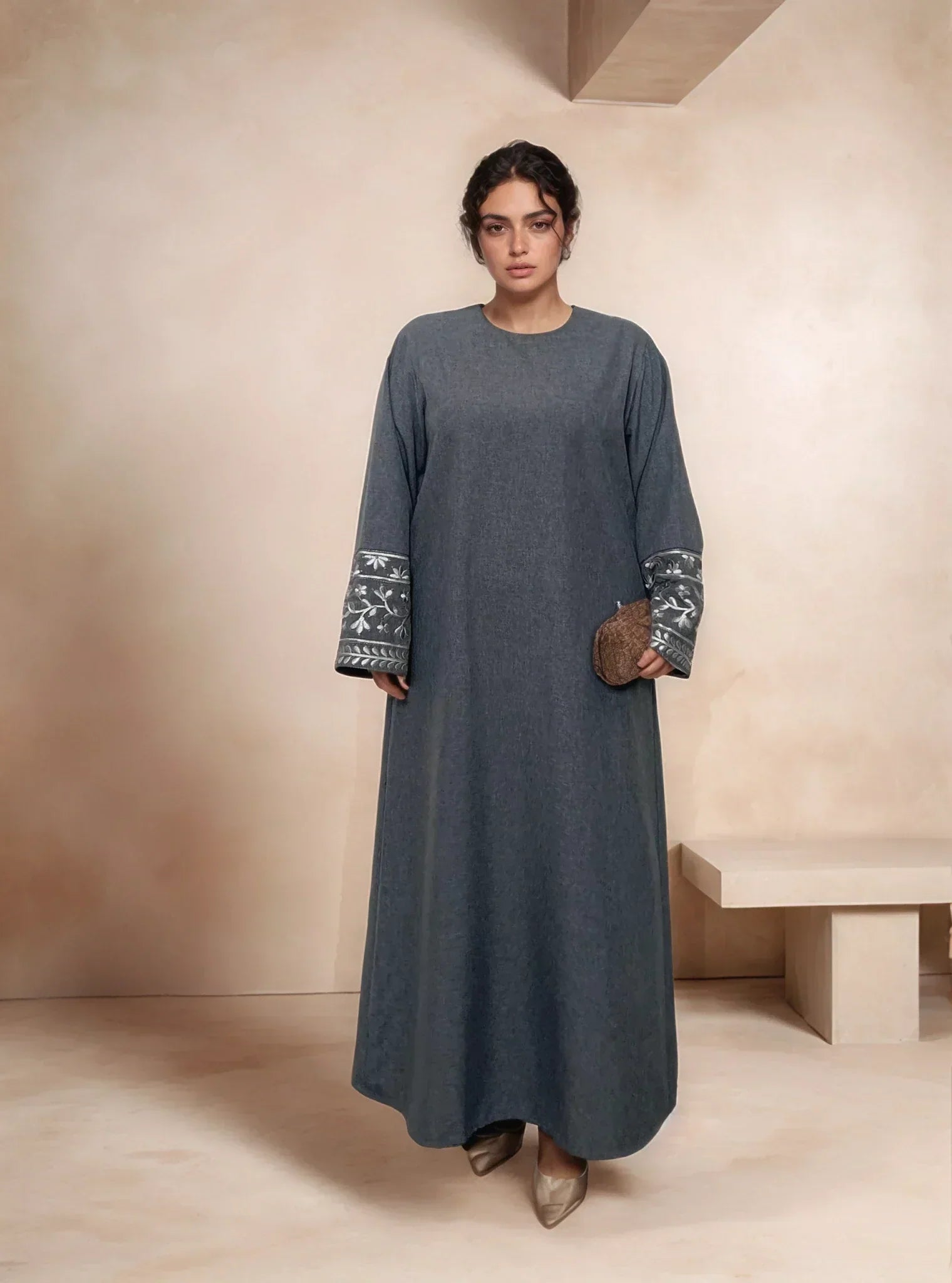 LM085 Robe Maxi Lin Texturé Brodé Marguerites Élégante Abaya Fermée