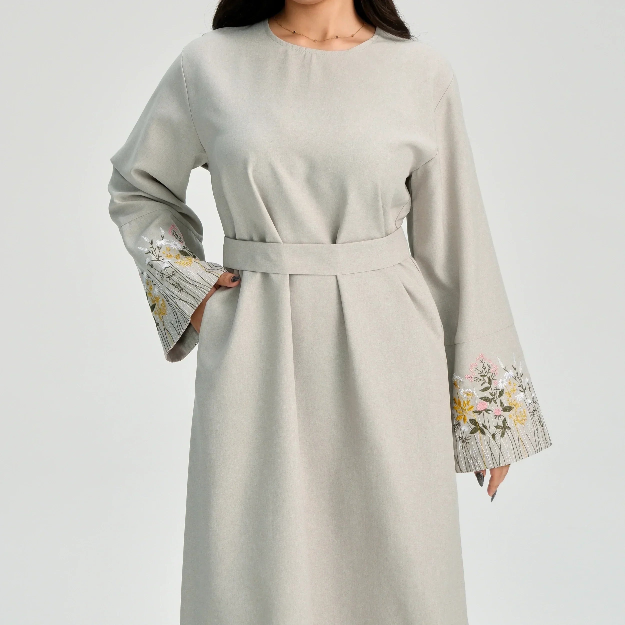 LM086 Robe de Prière Ramadan Broderie Florale avec Ceinture & Poches | Robe Islamique Modeste pour Quotidien & Aïd