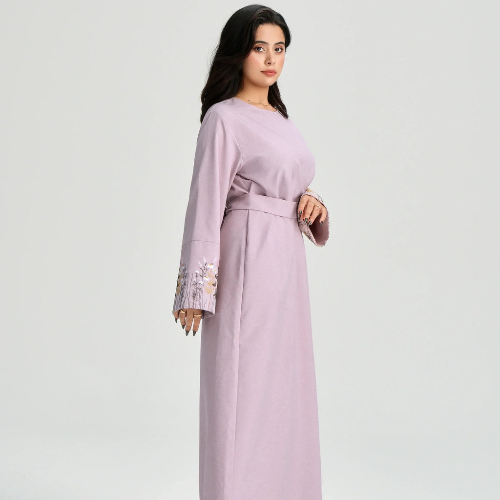 LM086 Robe de Prière Ramadan Broderie Florale avec Ceinture & Poches | Robe Islamique Modeste pour Quotidien & Aïd