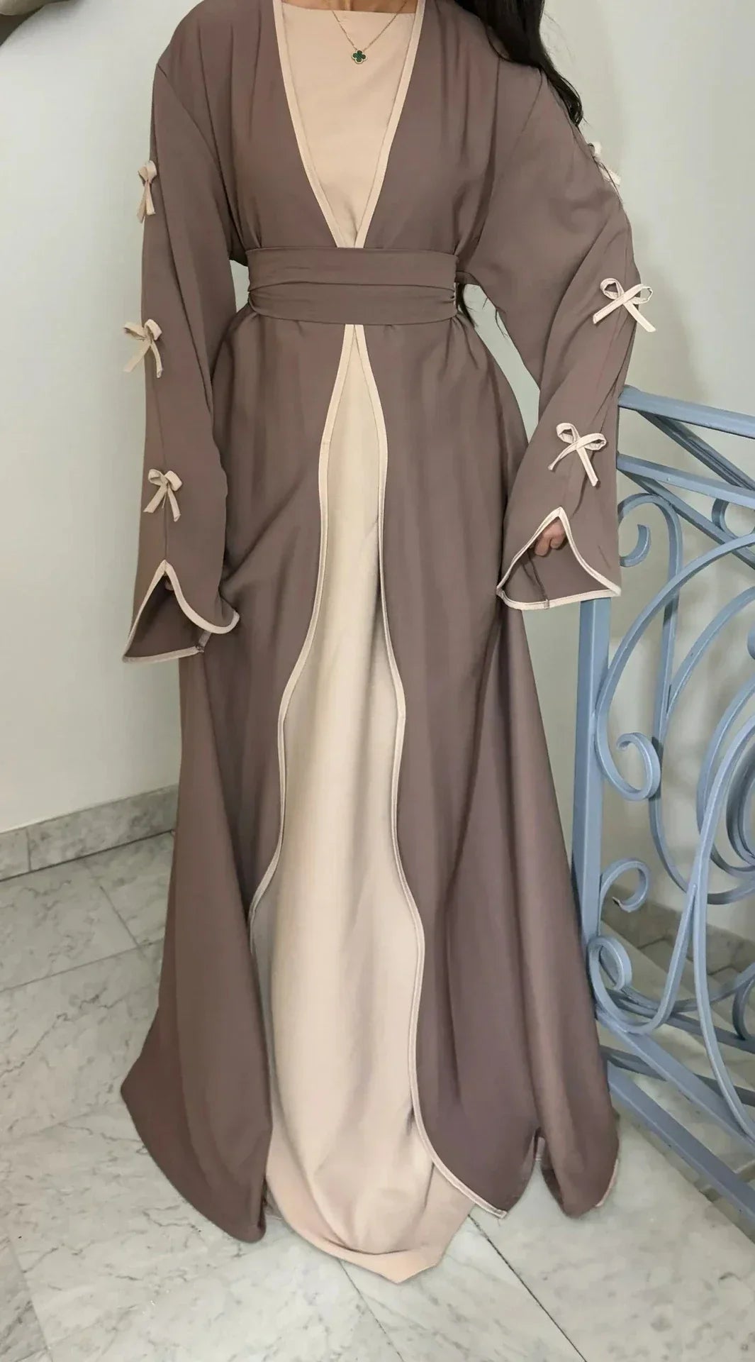 LM088 Cardigan Abaya Coquette | Tendance TikTok 2025 Design Nidha Soie Modeste